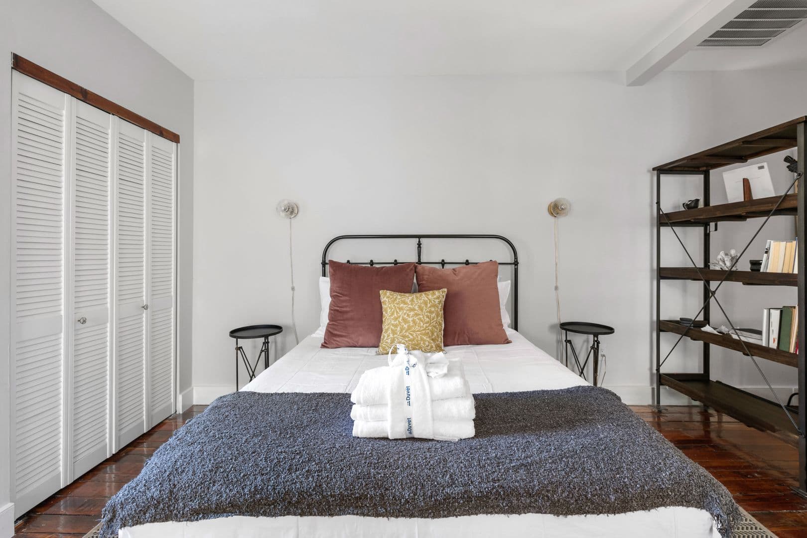 Charleston House: 18 Bogard Street