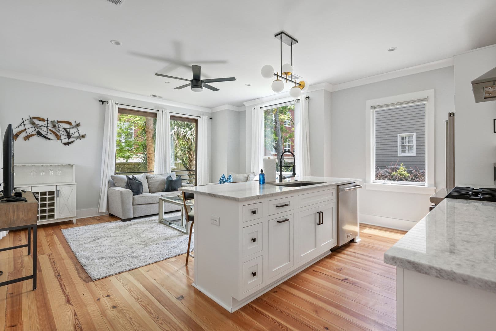 Charleston House: 21 Charlotte Street