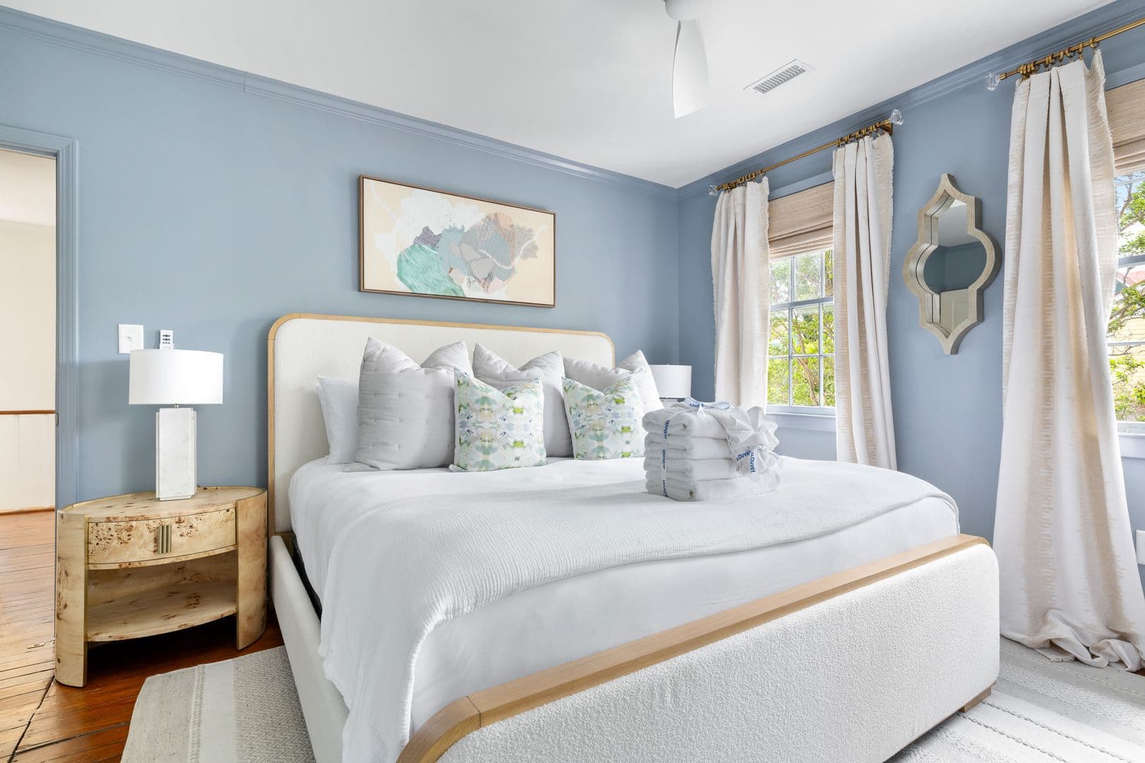 Charleston House: 6 Smith Place
