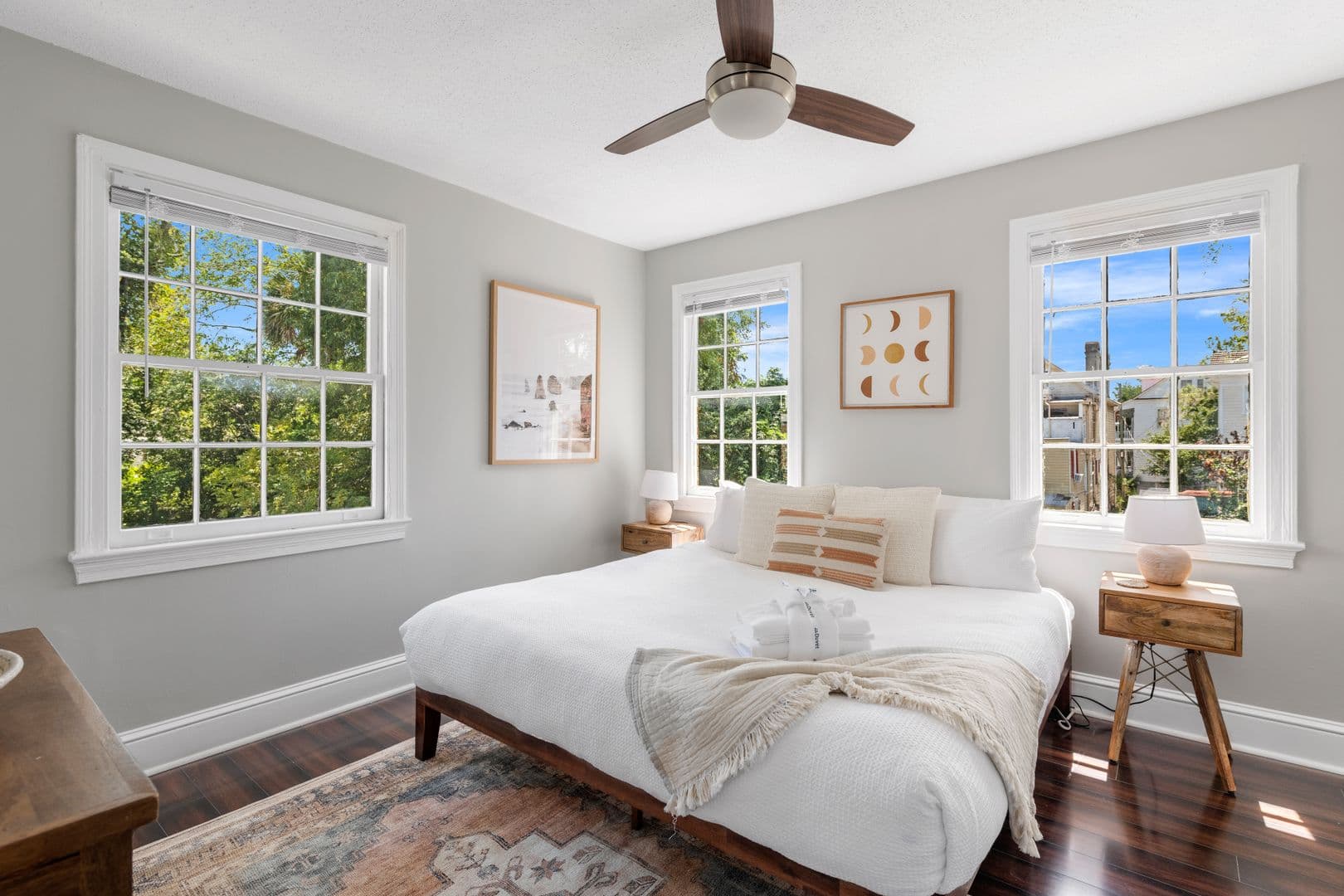 Charleston House: 49 Radcliffe Street