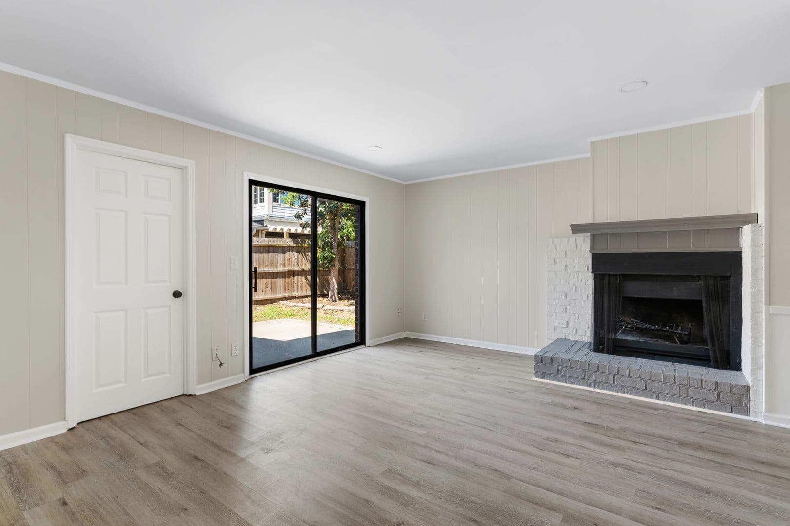 Mount Pleasant House: 664 Swinton Court