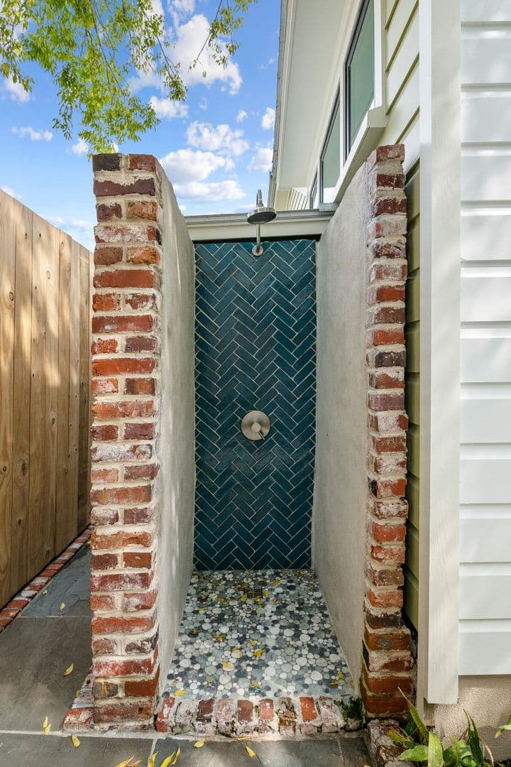 Charleston House: 7 Senate Street