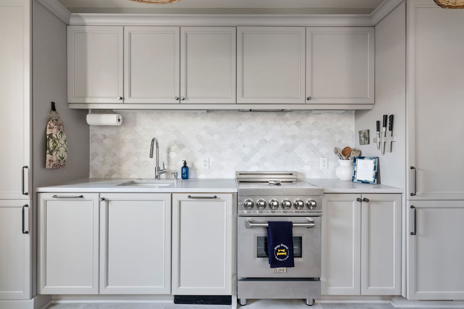 Charleston House: 36 10th Avenue