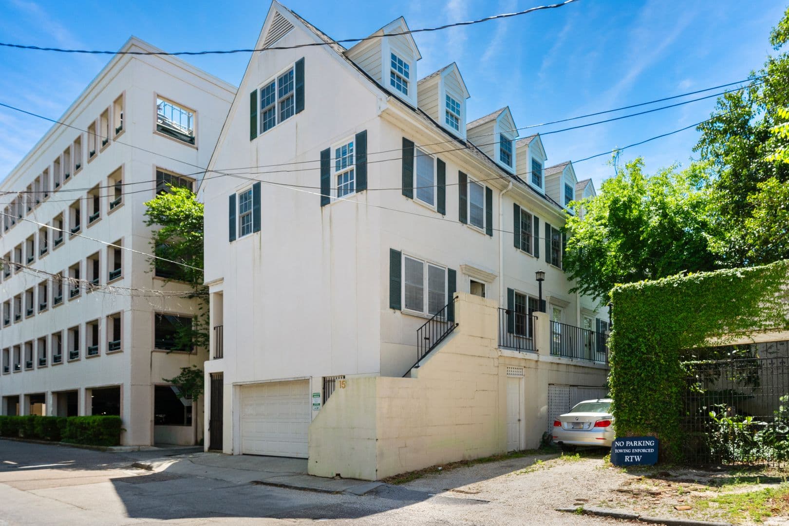 Charleston House: 15 Horlbeck Alley