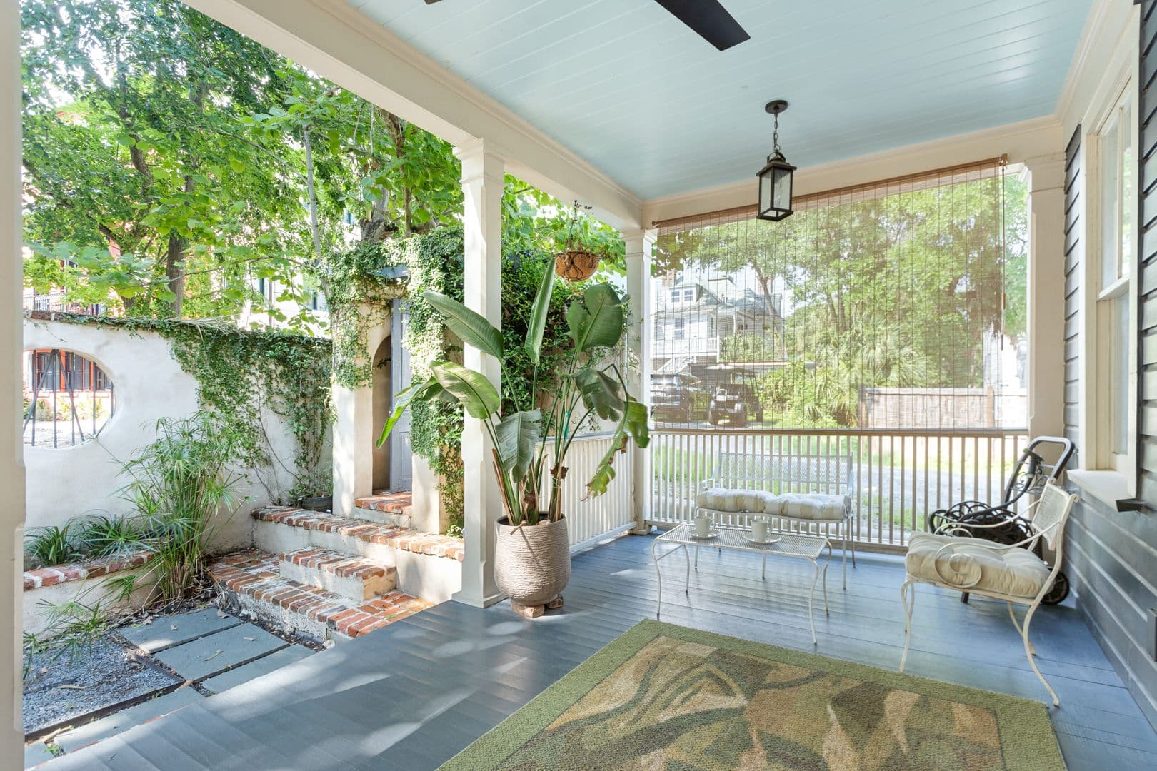 Charleston House: 94 Bogard Street