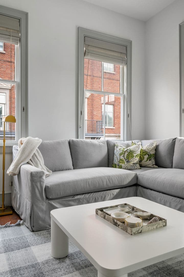 Charleston House: 123 King Street