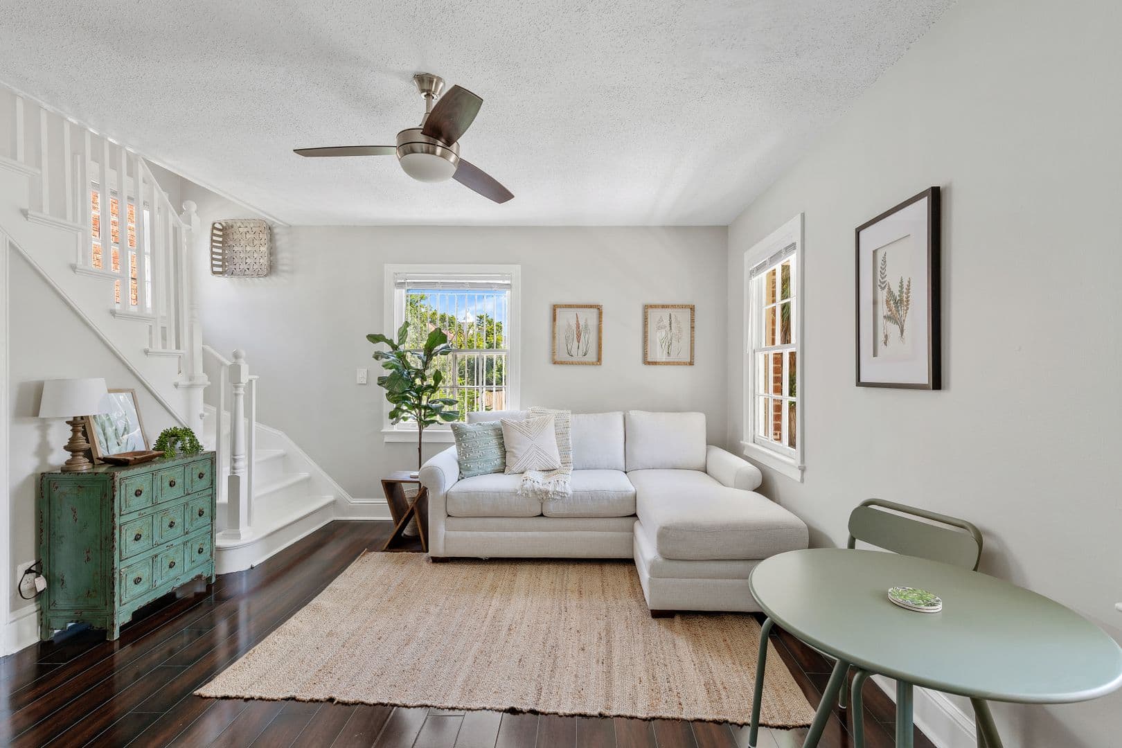 Charleston House: 49 Radcliffe Street