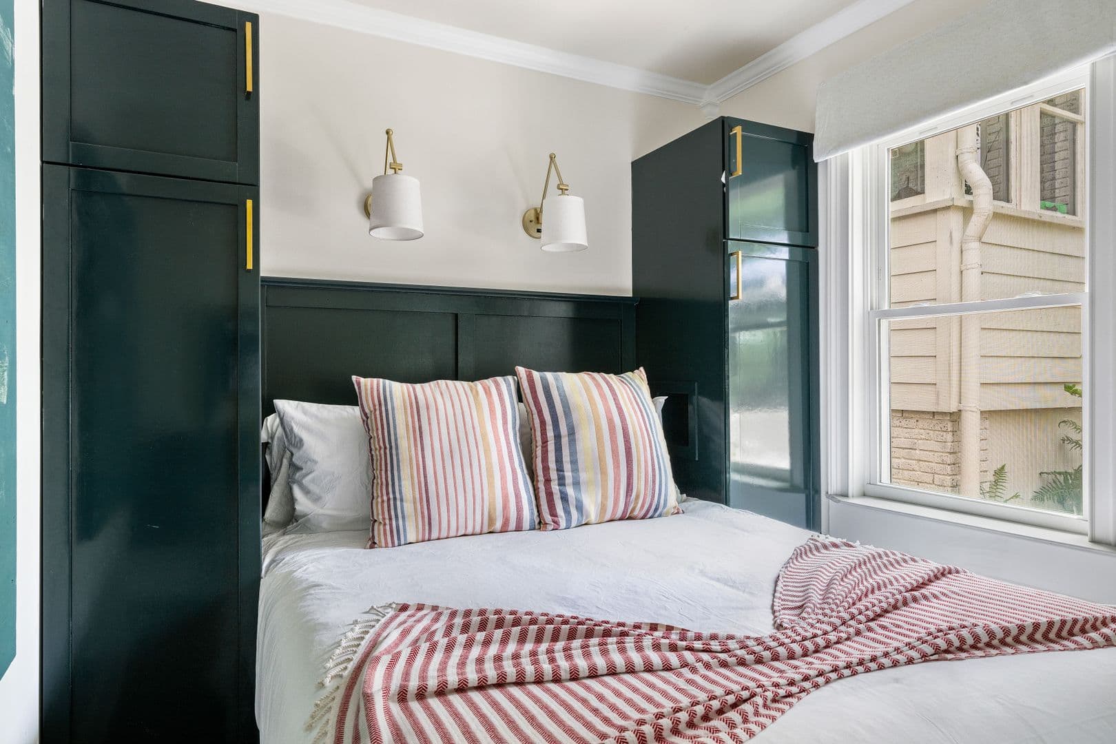 Charleston House: 134 Sans Souci Street