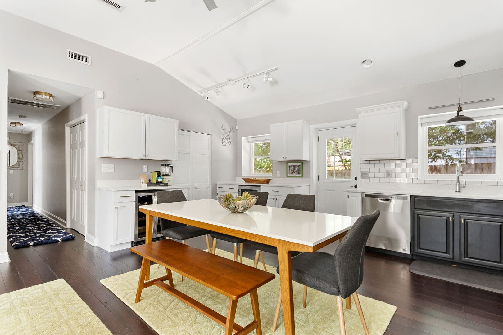 Mount Pleasant House: 426 Bank St.
