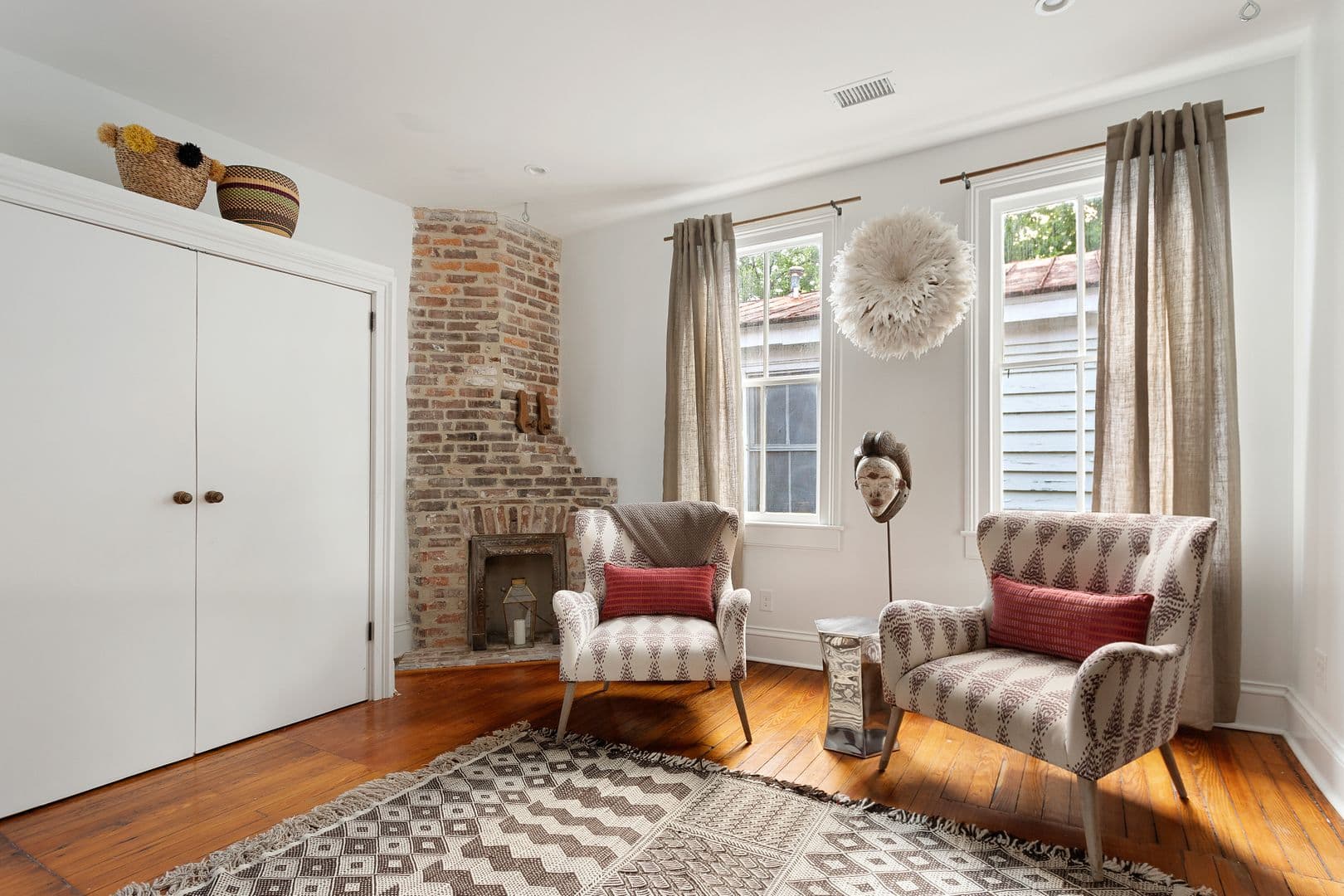 Charleston House: 94 Bogard Street