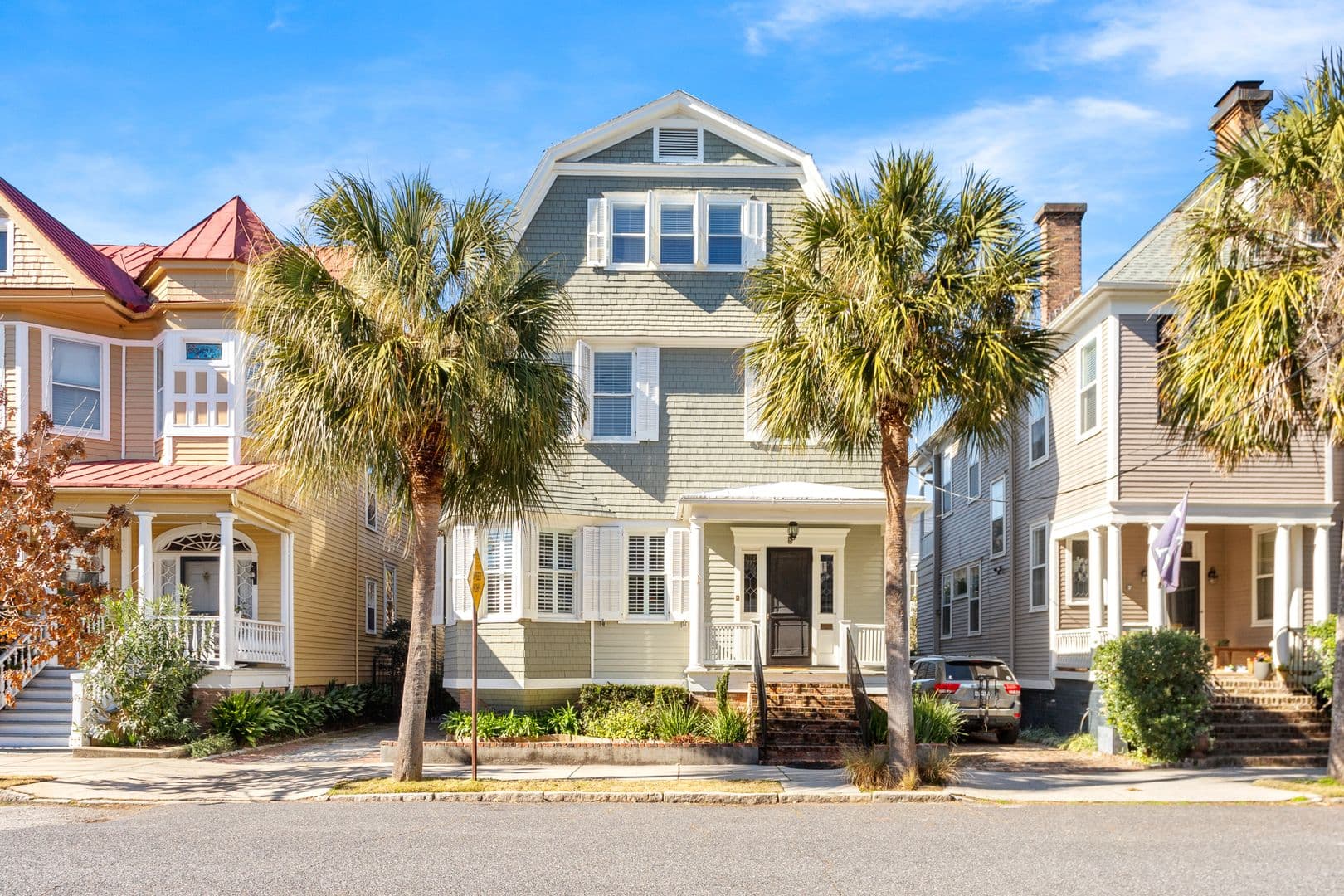 Charleston House: 5 Colonial Street