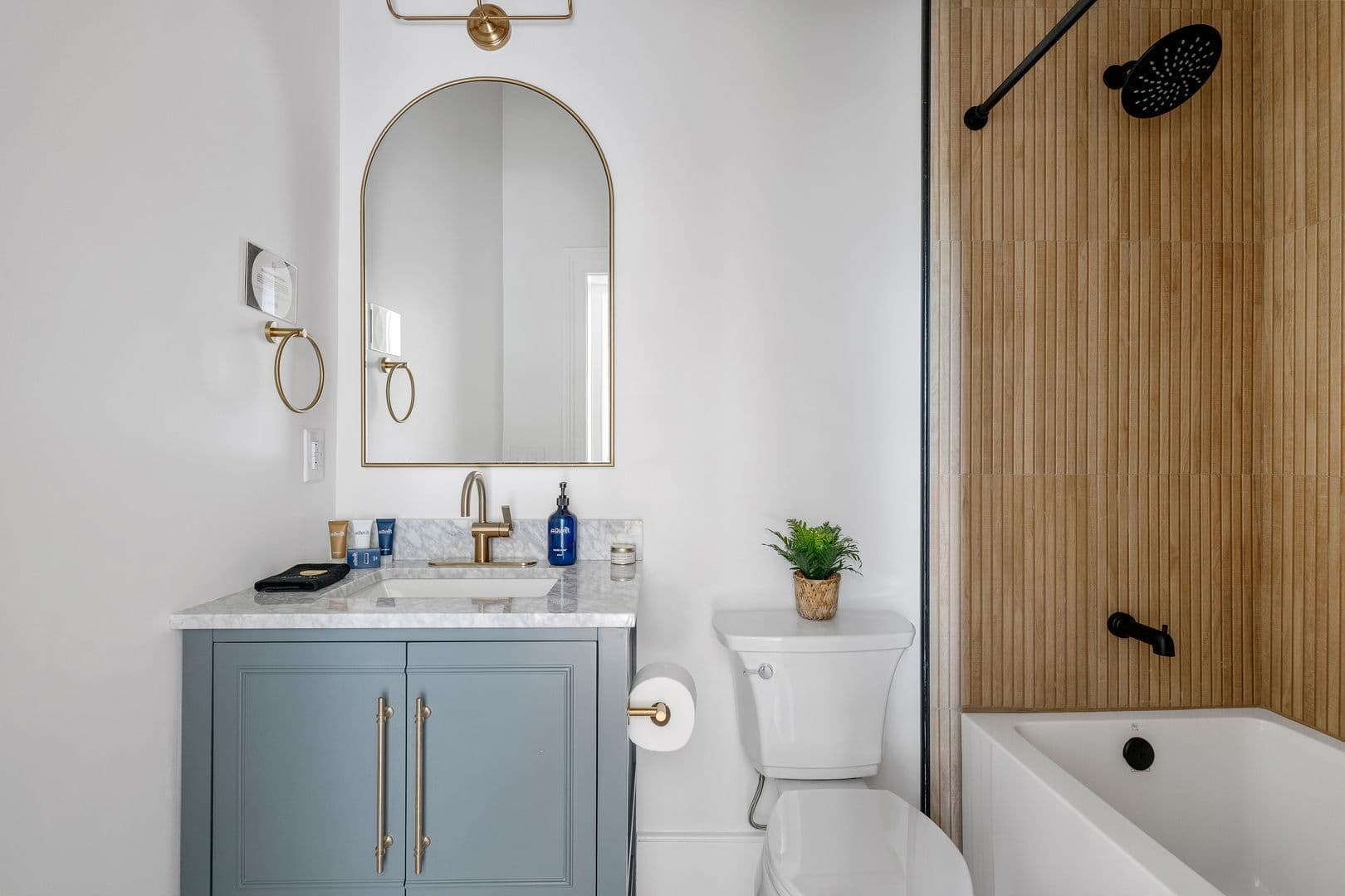 Charleston House: 744 Rutledge Avenue