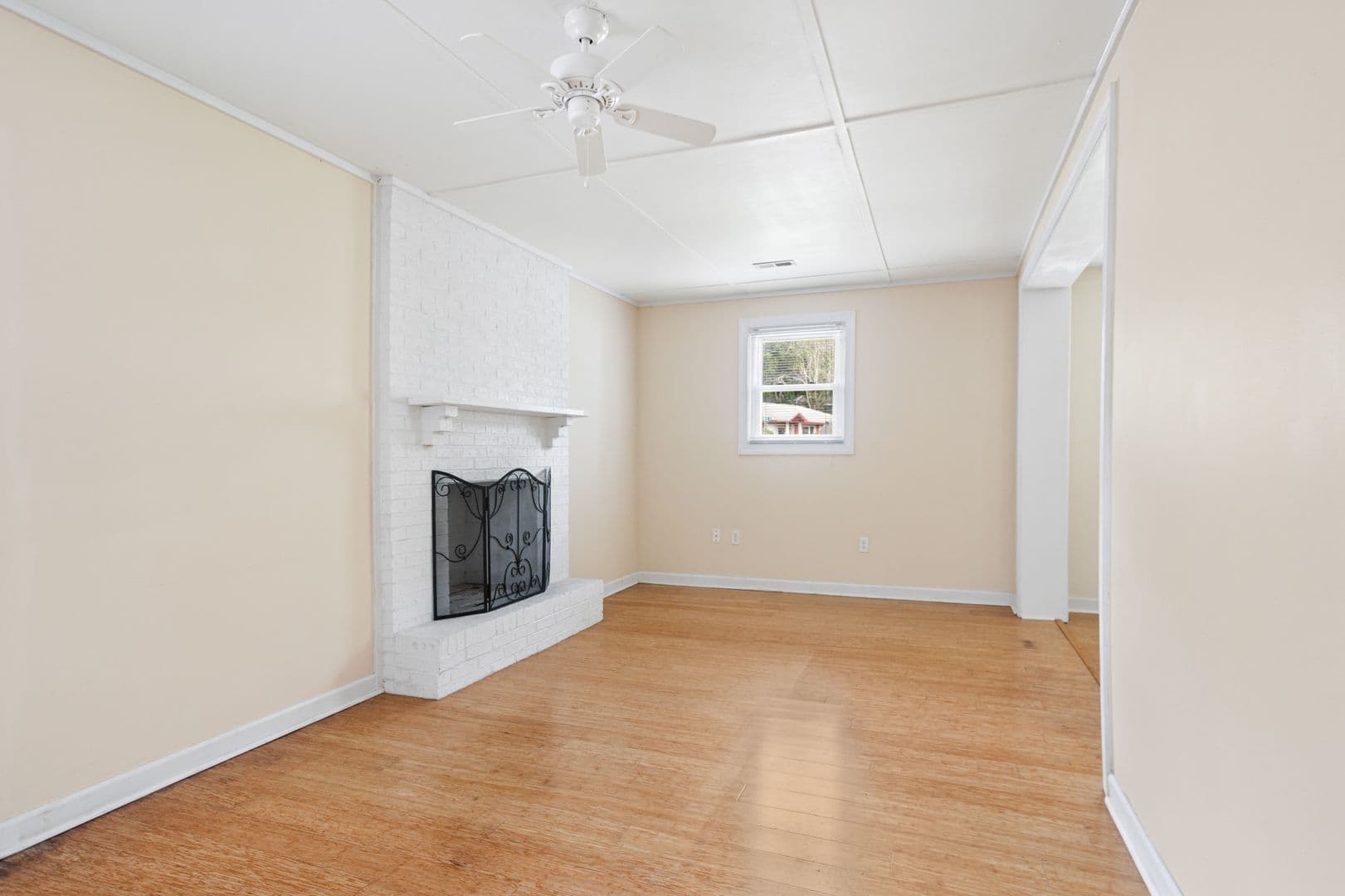Charleston House: 865 Santee Street