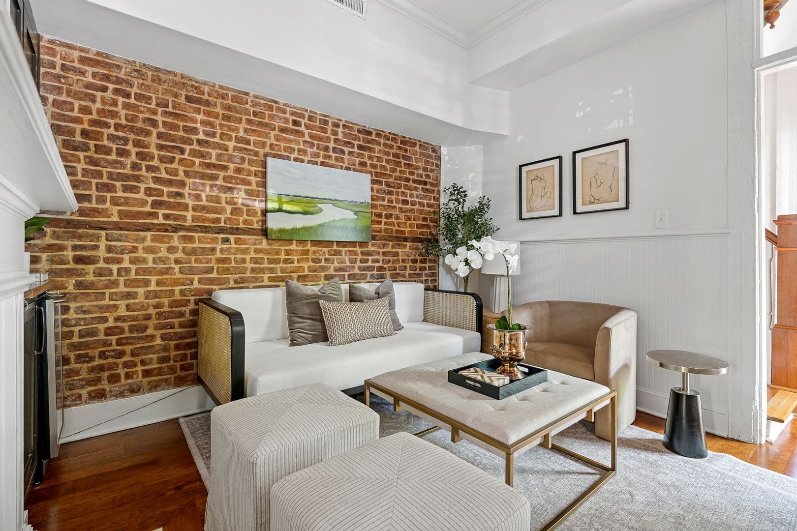 Charleston House: 46 Wentworth Street