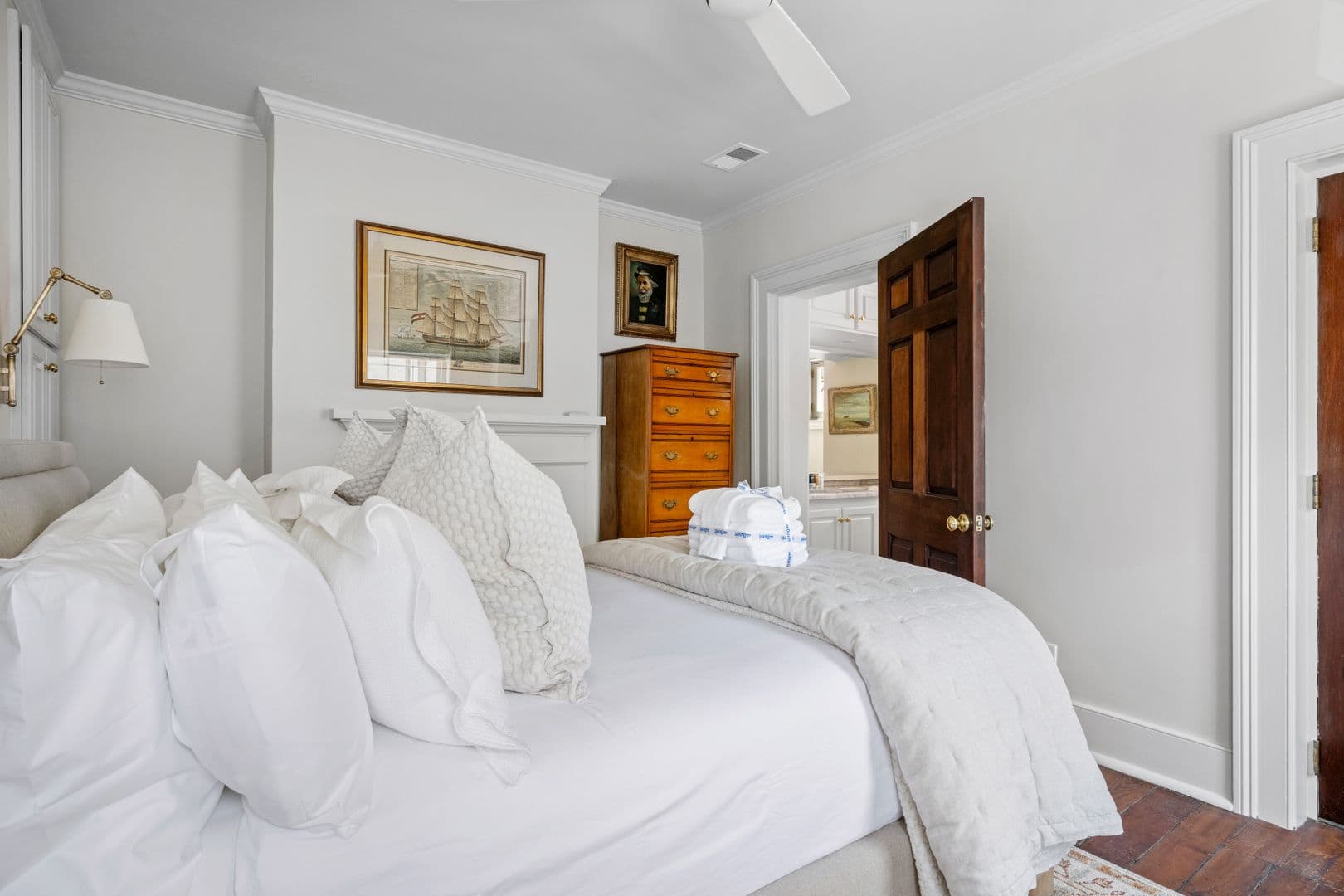 Charleston House: 9 Lamboll Street