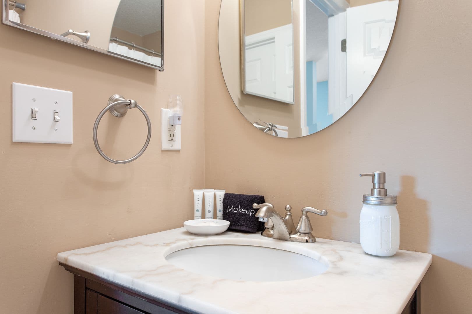 James Island House: 1361 Pinnacle Lane