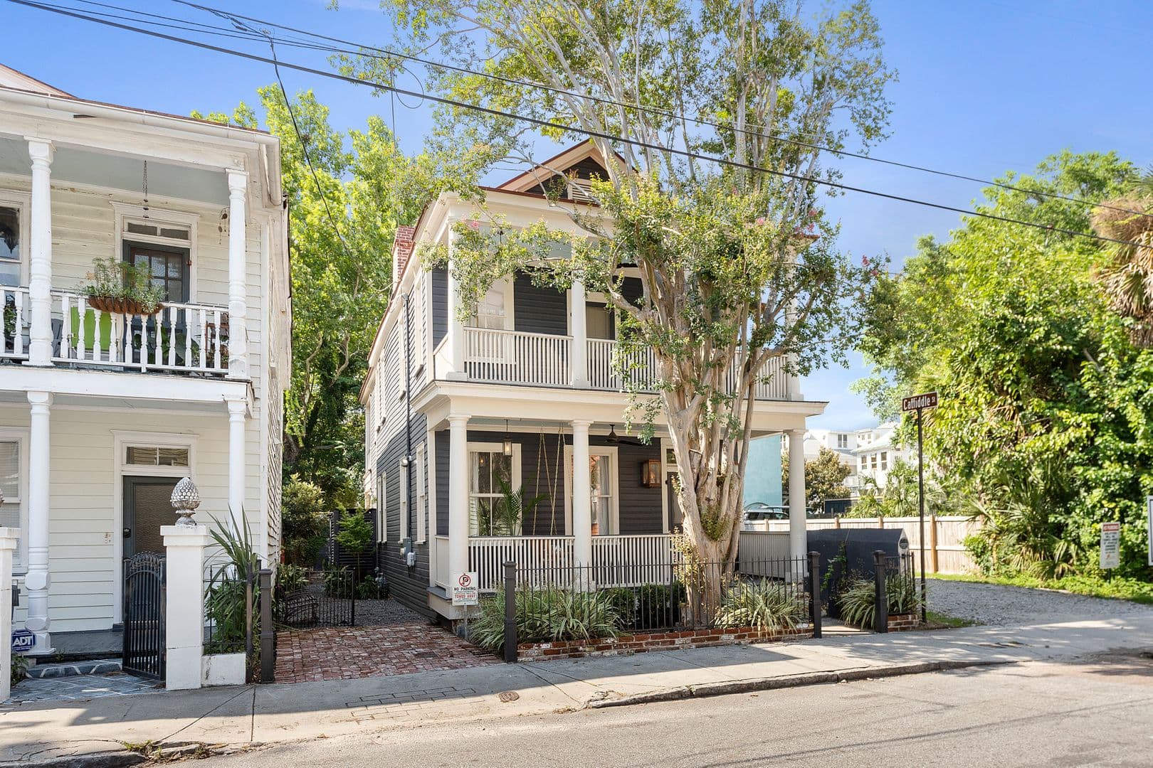 Charleston House: 94 Bogard Street