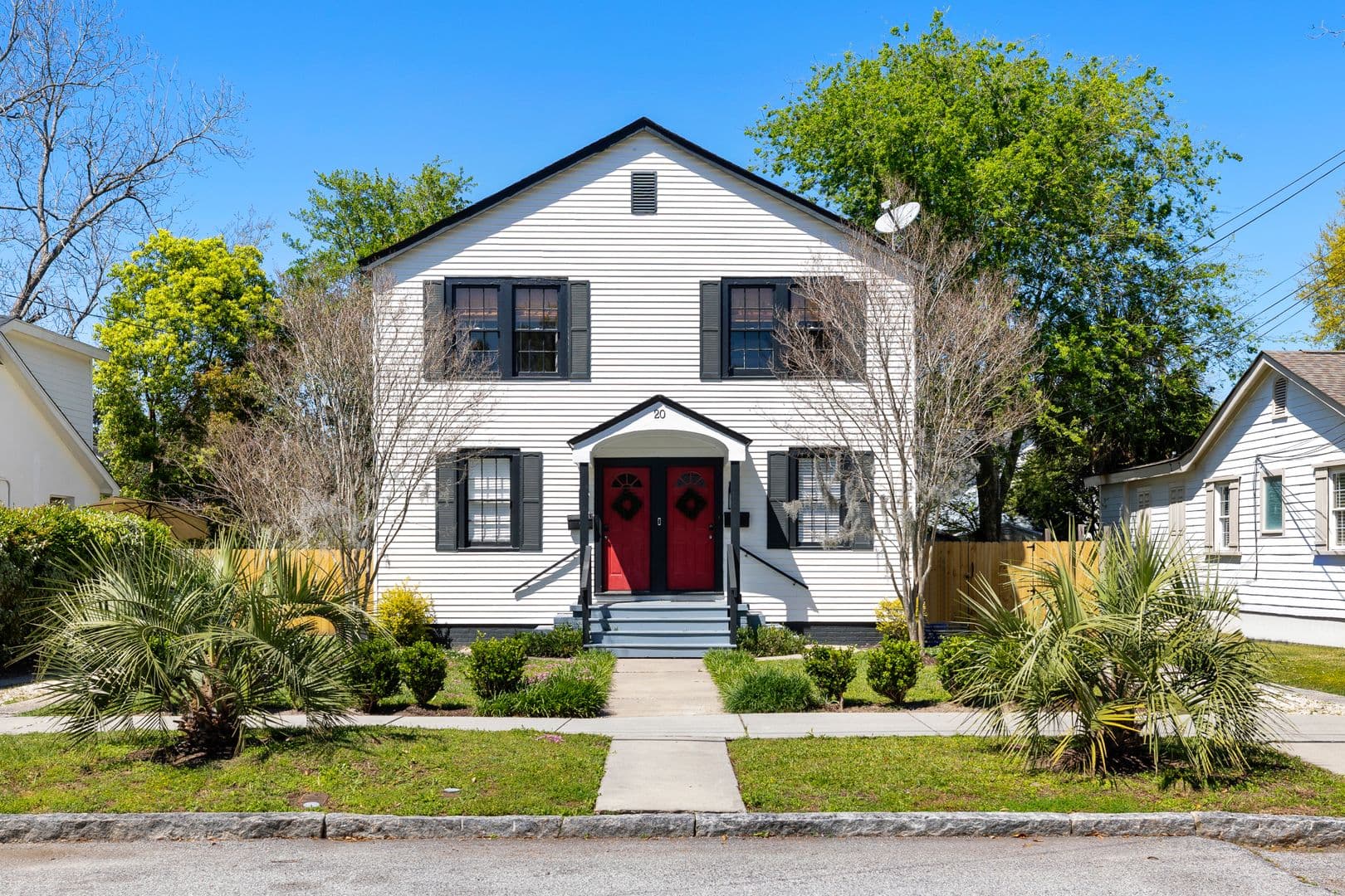Charleston House: 20 Dunnemann Avenue