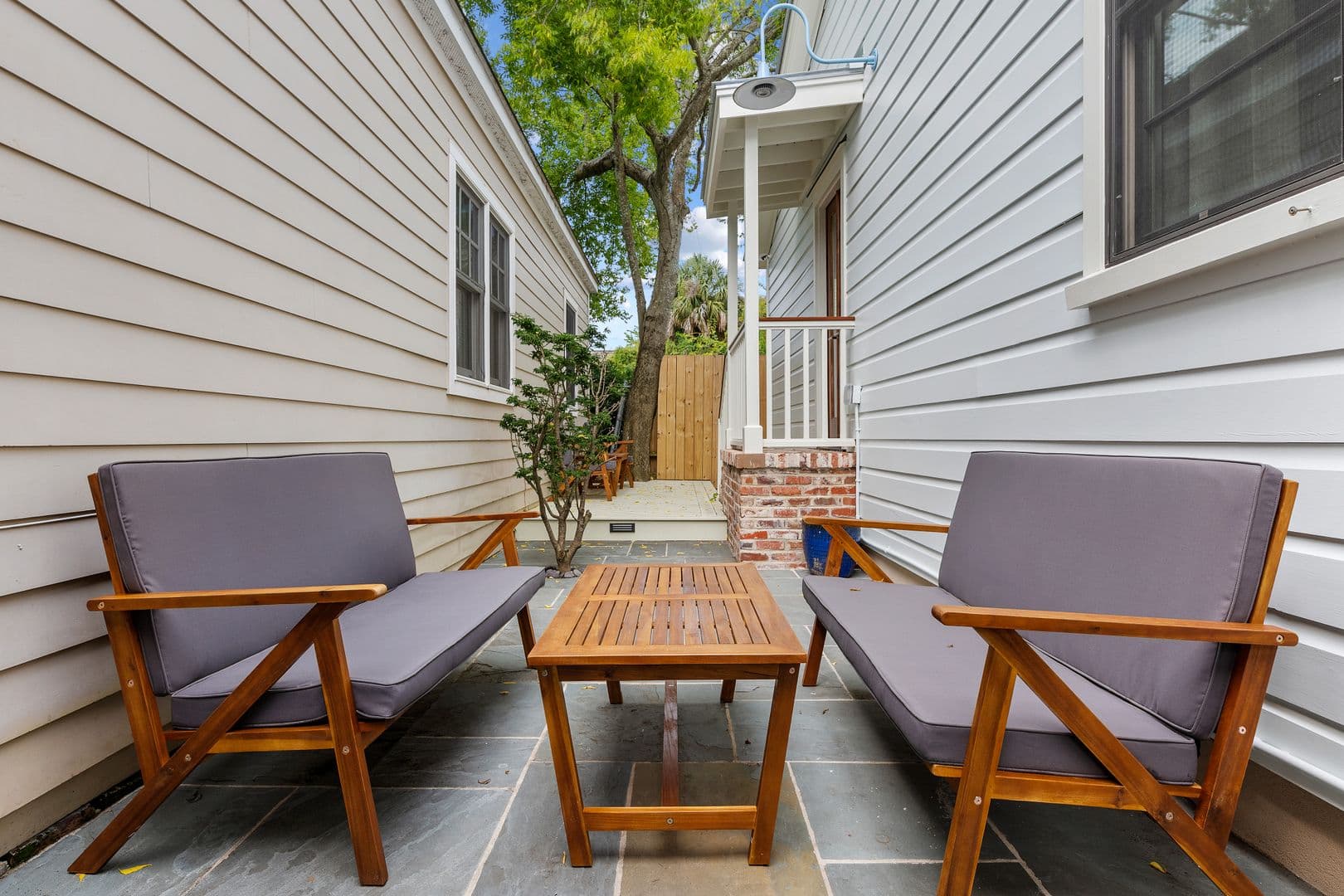 Charleston House: 7 Senate Street