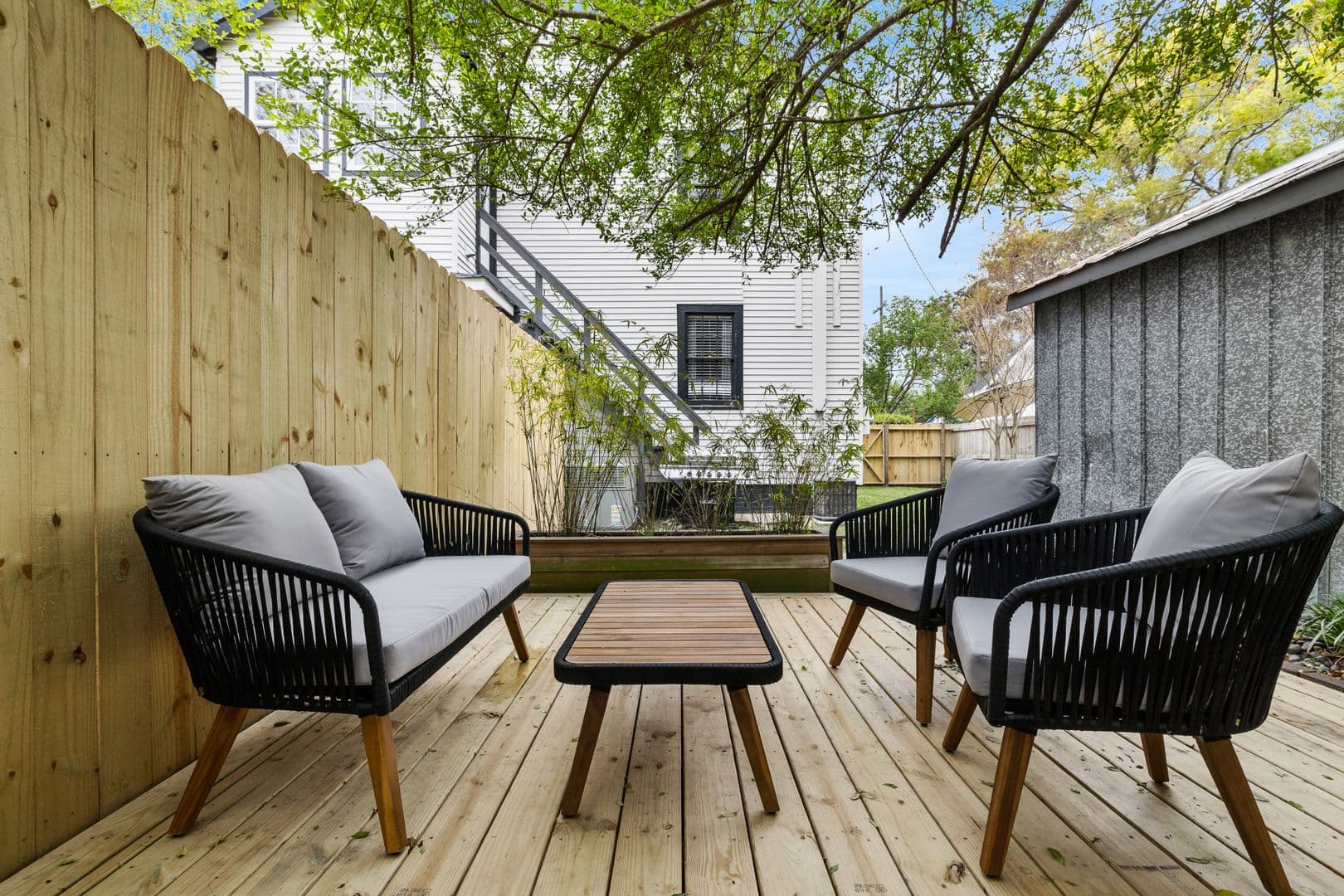 Charleston House: 20 Dunnemann Avenue