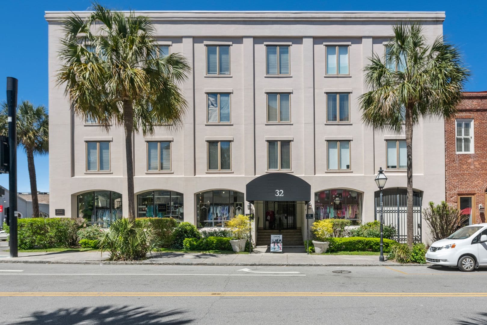 Charleston House: 32 Vendue Range