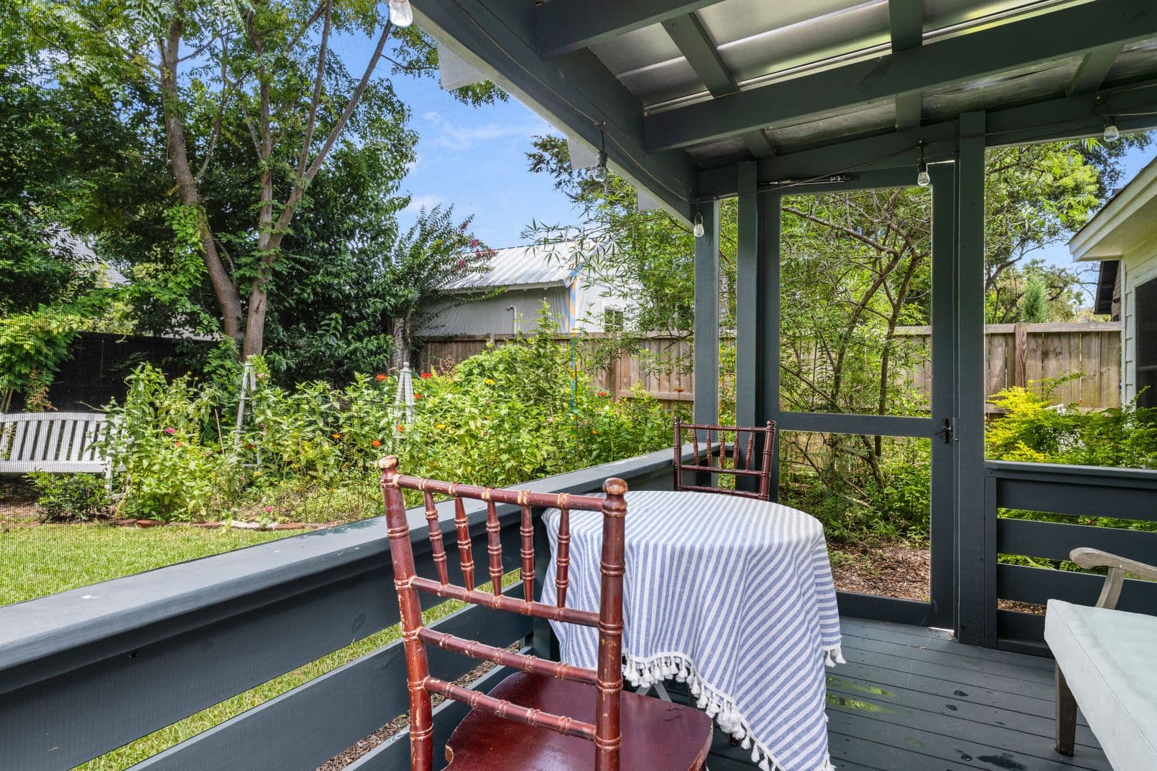 Charleston House: 134 Sans Souci Street