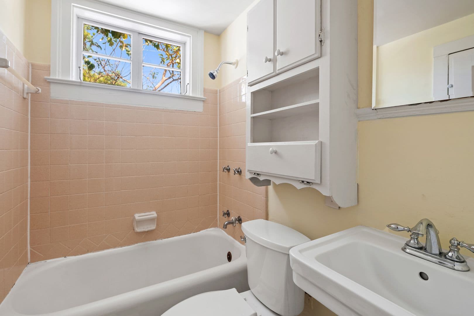 Charleston House: 2 Talon Court