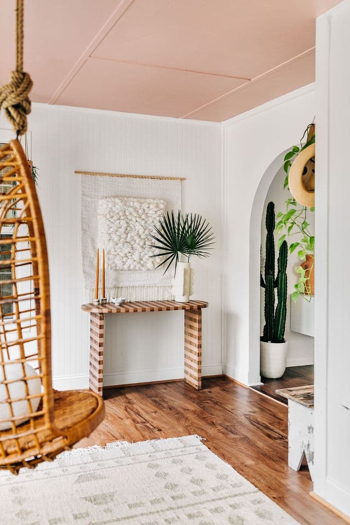 Charleston House: 1492 Kentwood Circle