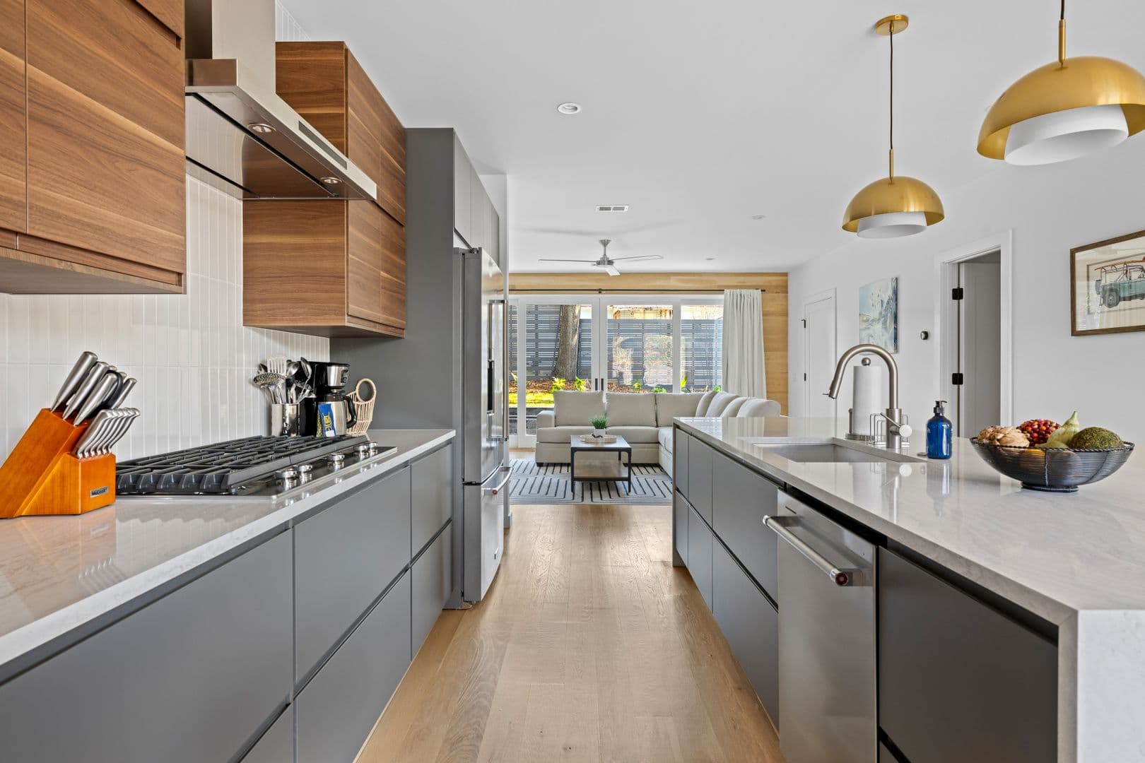 Mount Pleasant House: 208 Linnea Lane