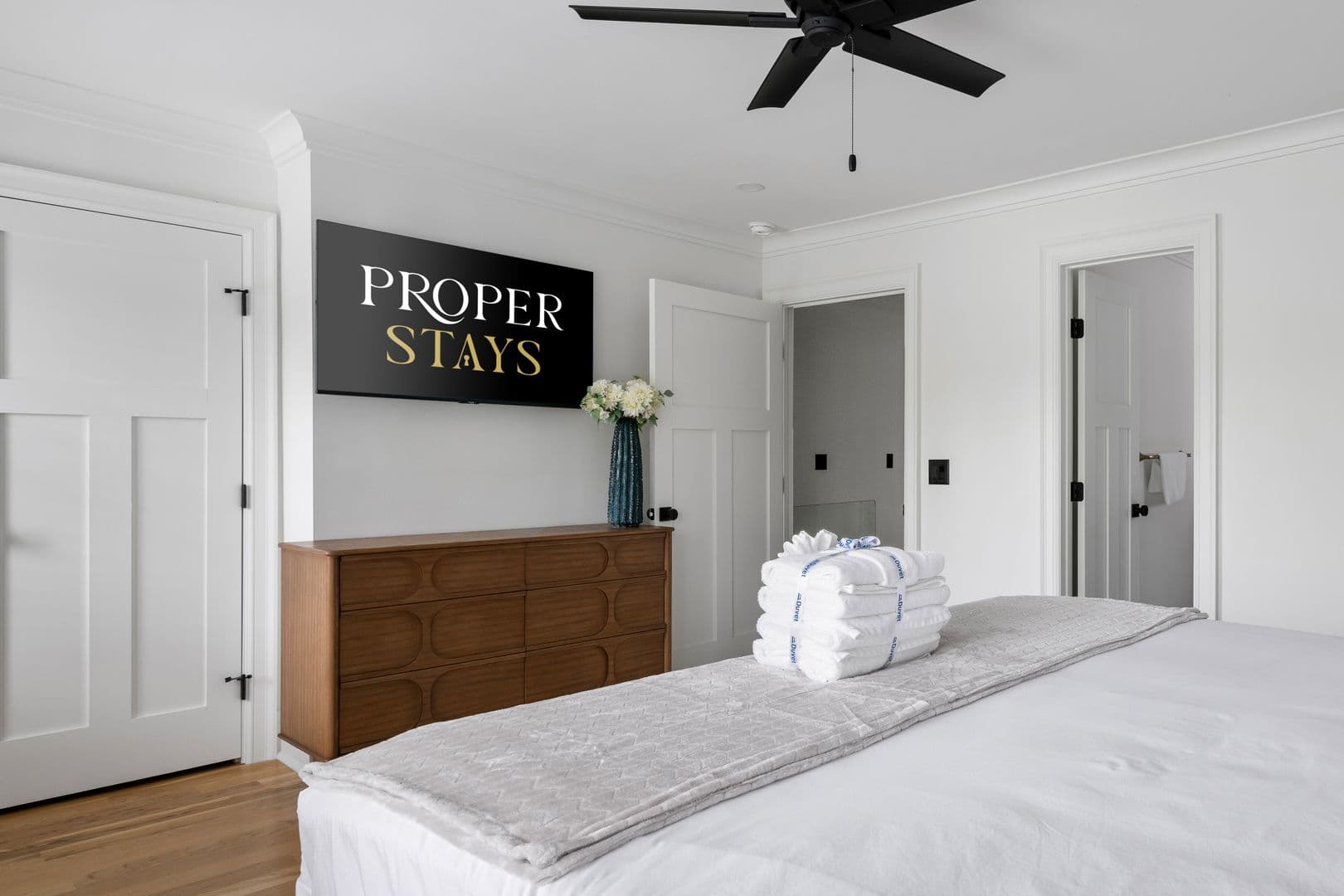 Charleston House: 5 1/2 Bennett Street