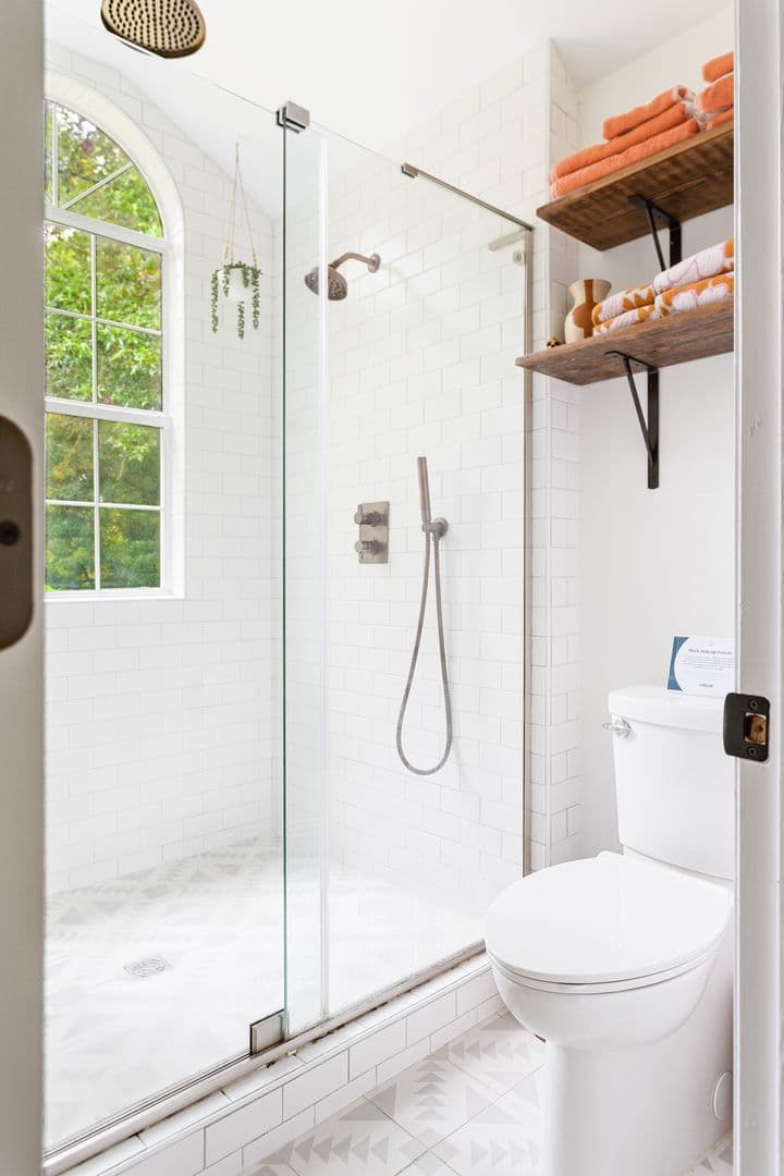 Charleston House: 1492 Kentwood Circle