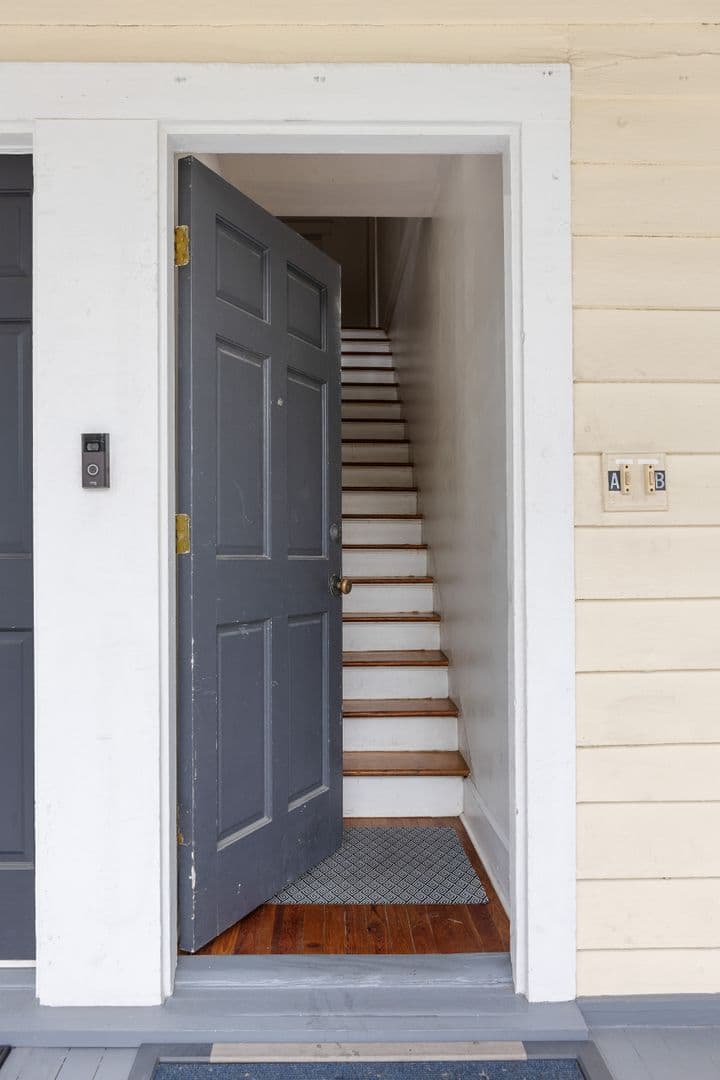 Charleston House: 230 Rutledge Ave