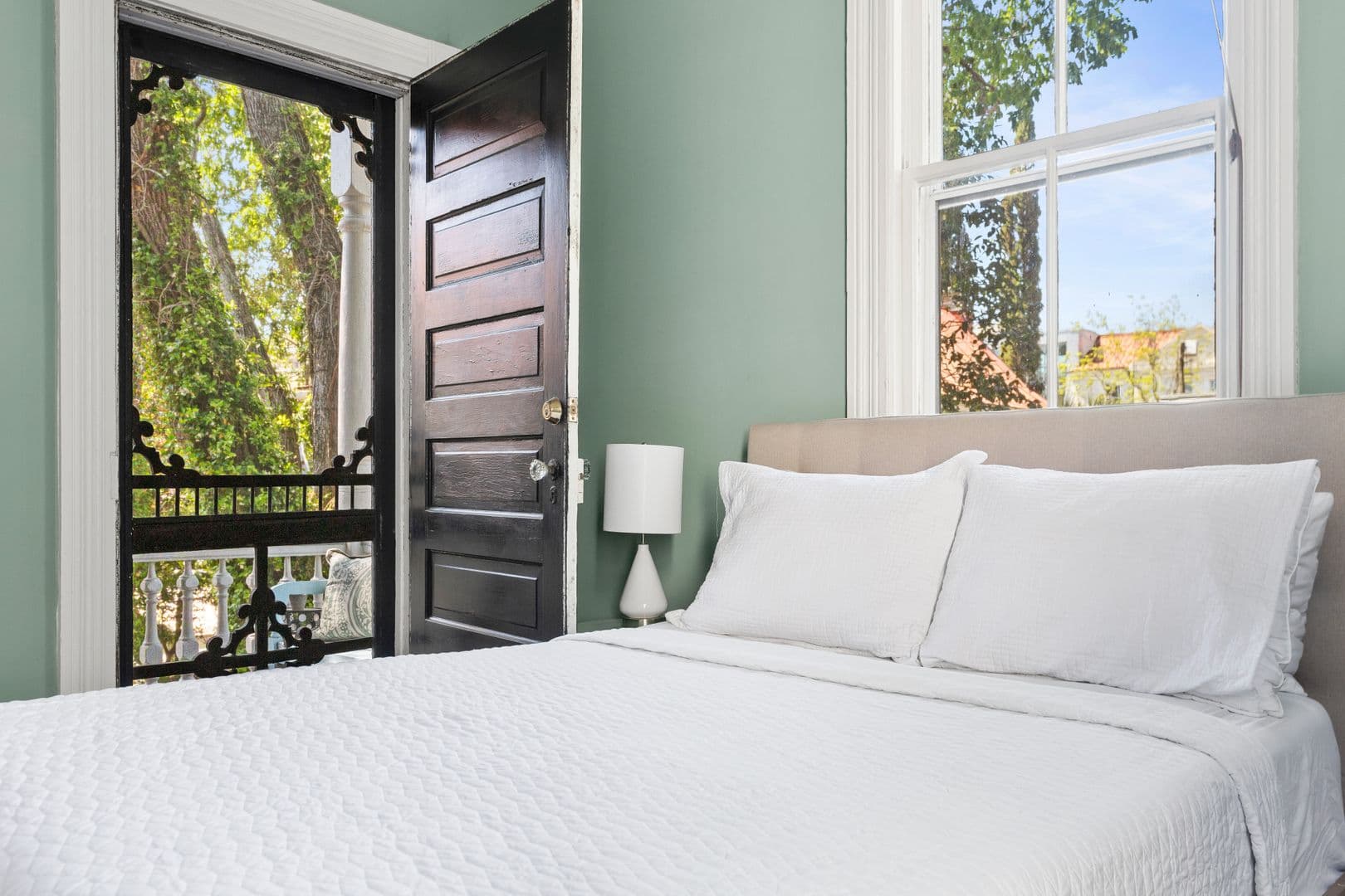 Charleston House: 80 Vanderhorst Street