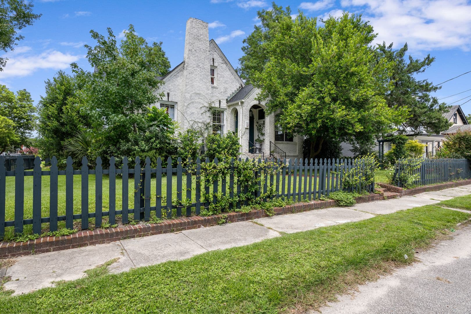 Charleston House: 134 Sans Souci Street