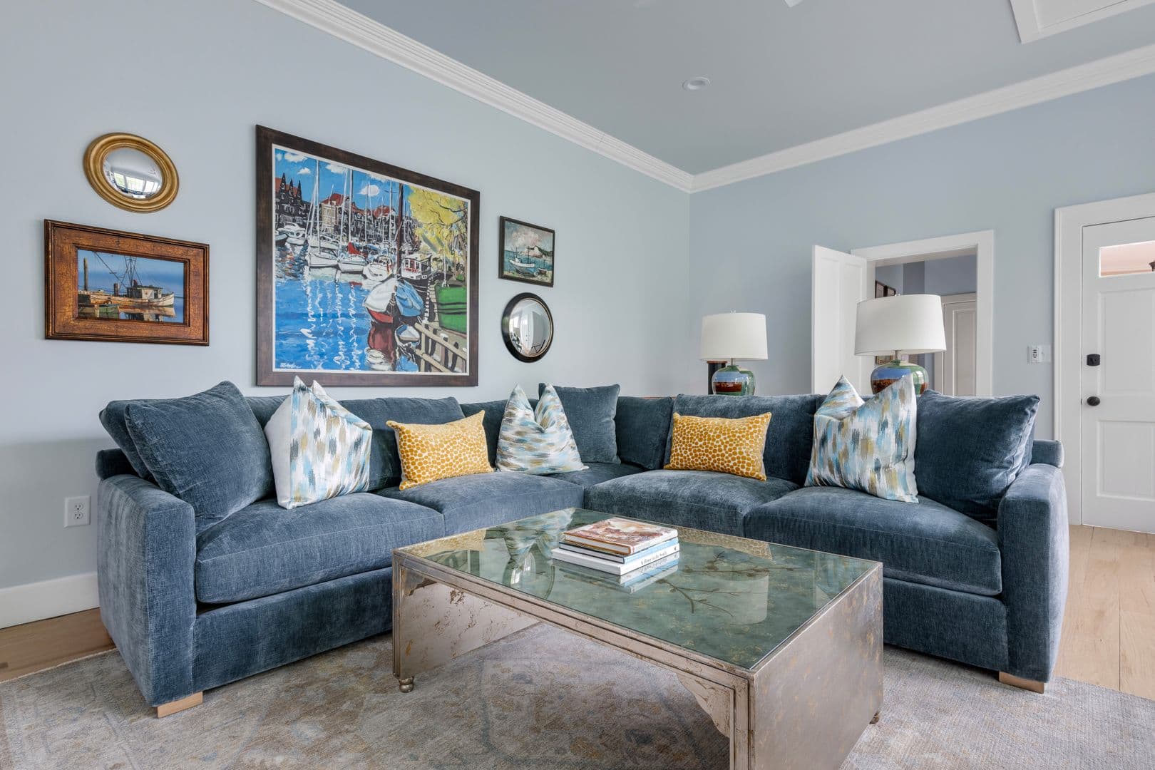 Charleston House: 21 Savage Street