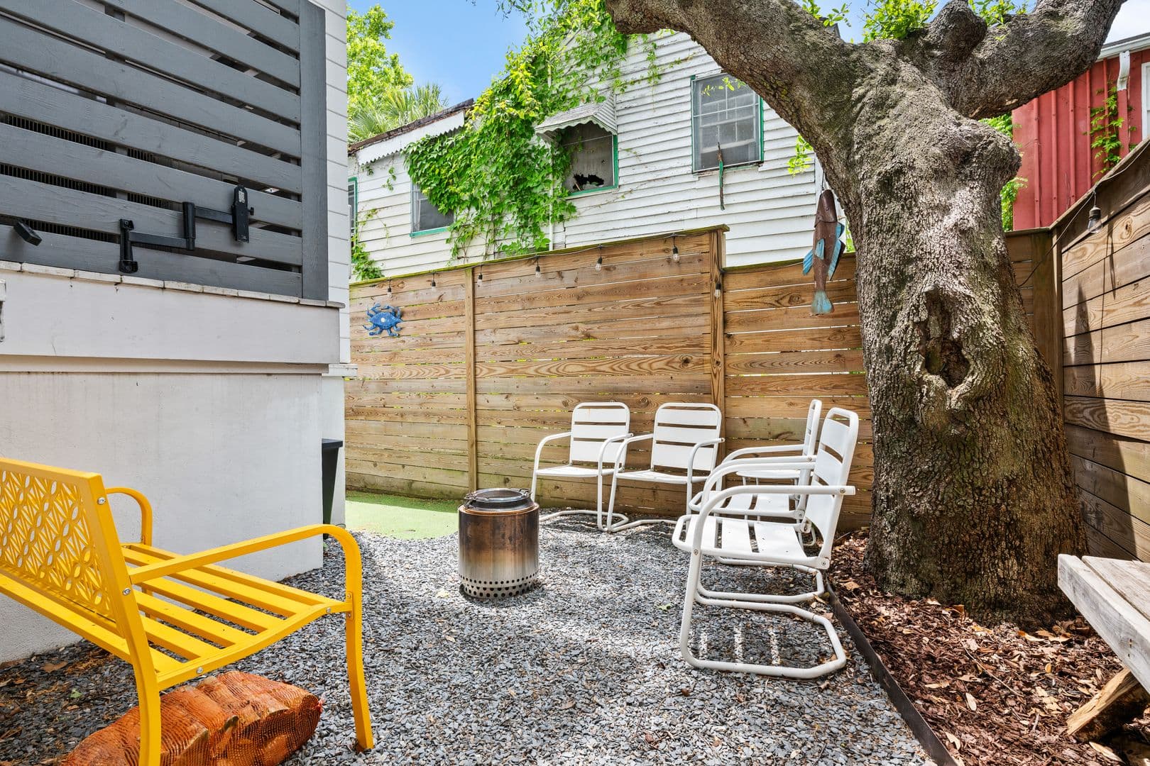 Charleston House: 3 Carrere Court