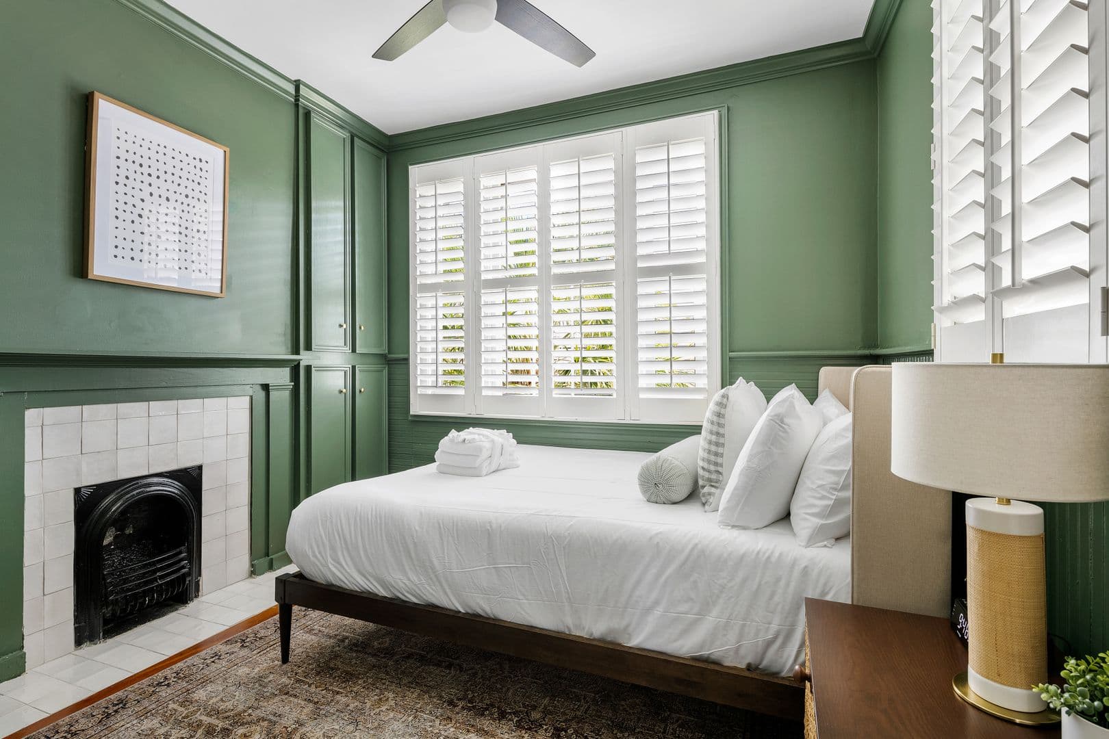 Charleston House: 46 Wentworth Street