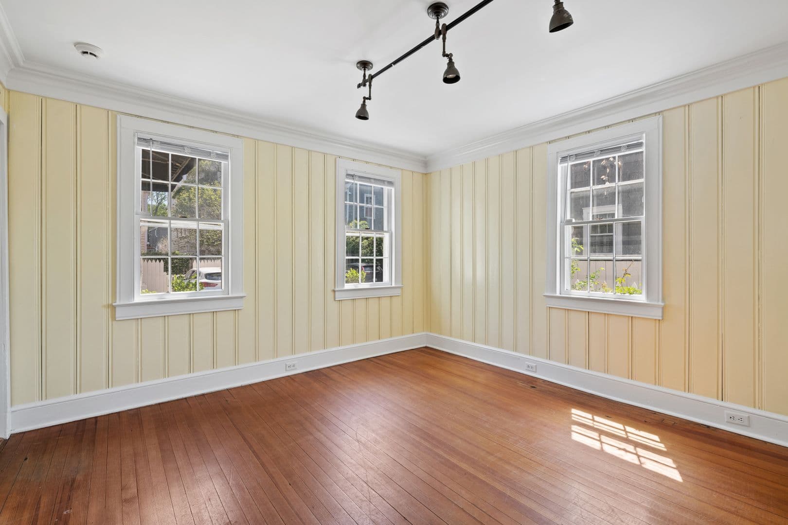 Charleston House: 2 Talon Court