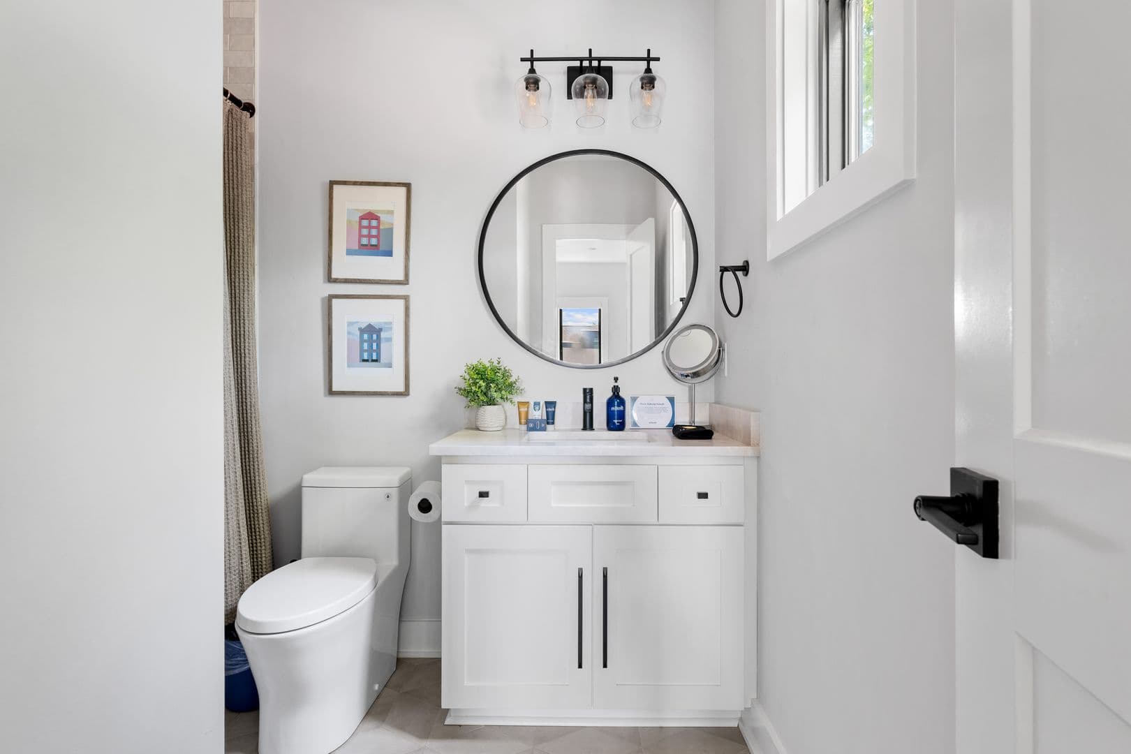 Charleston House: 7 Carrere Court