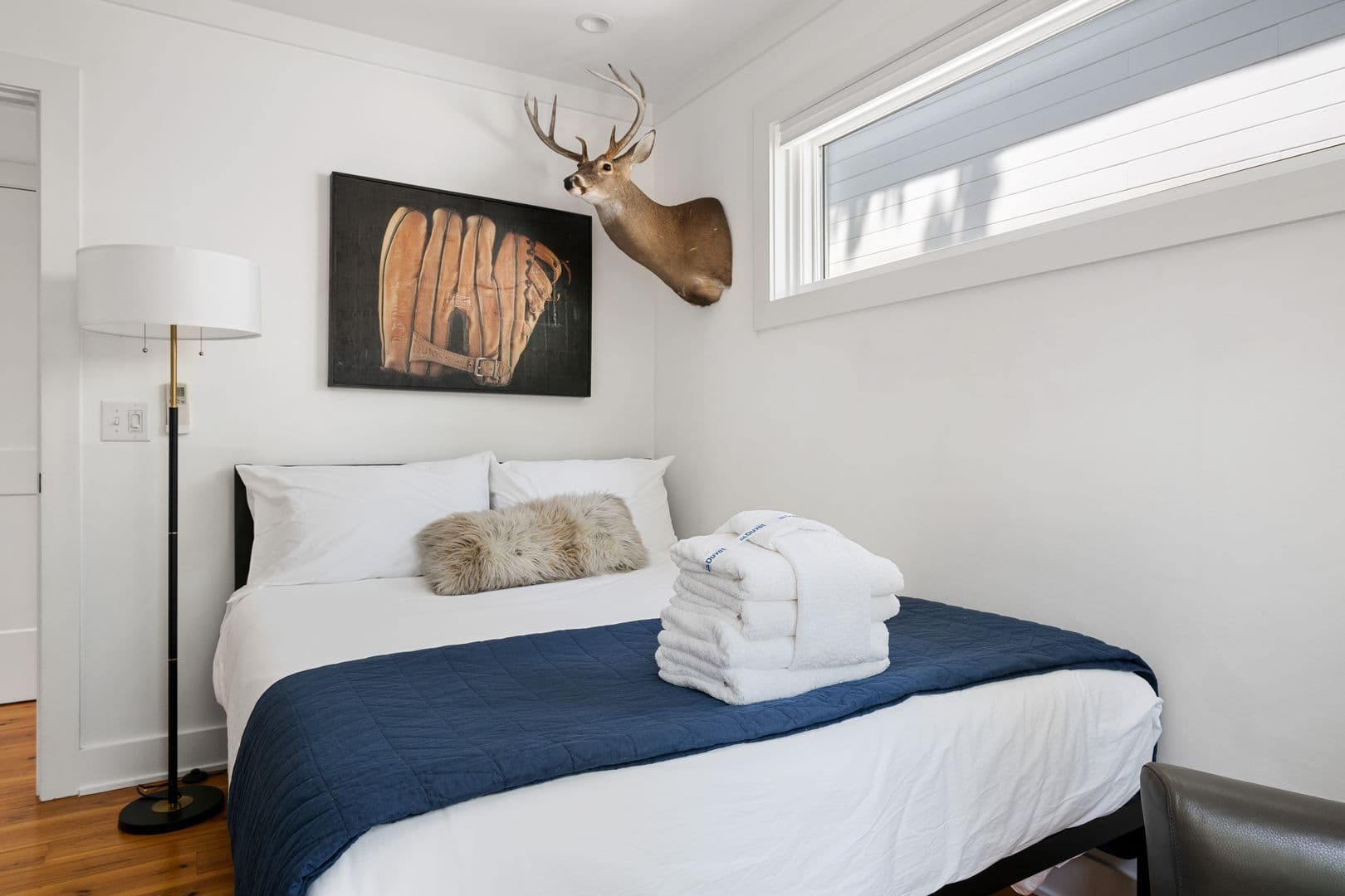 Charleston House: 3 Carrere Court