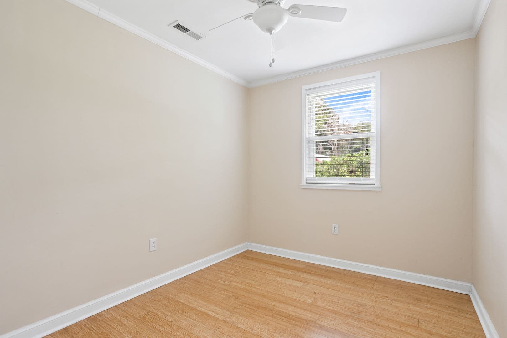Charleston House: 865 Santee Street