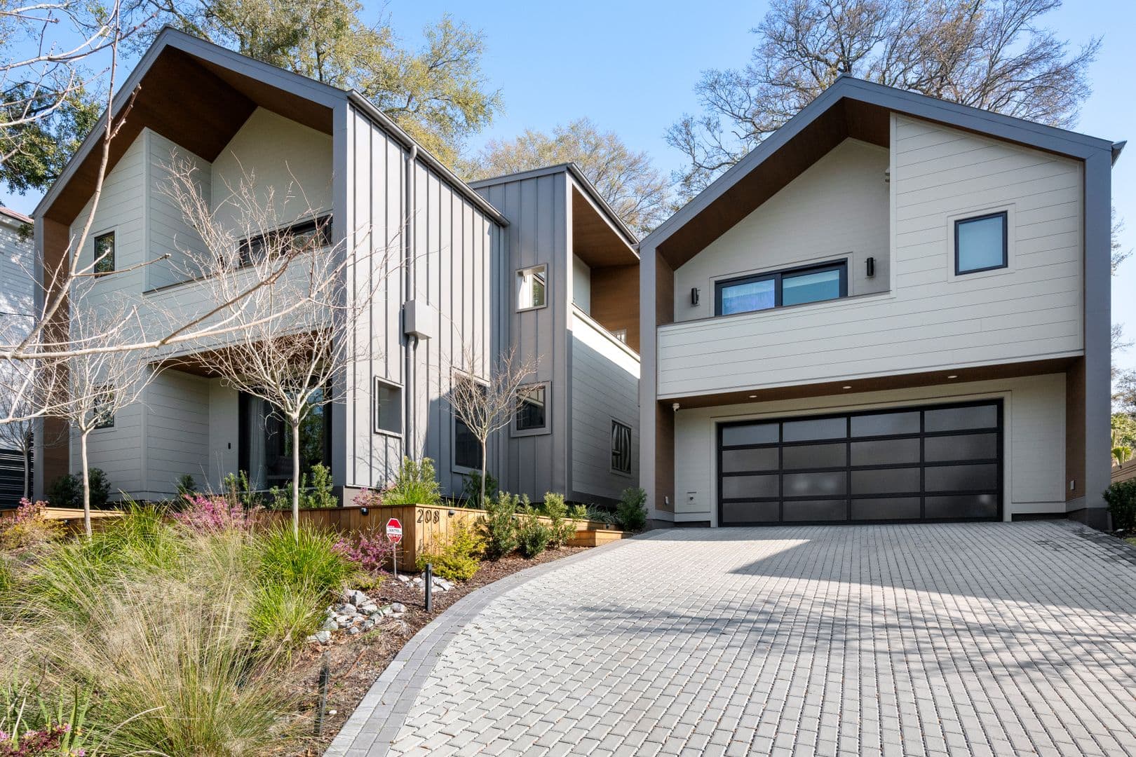 Mount Pleasant House: 208 Linnea Lane