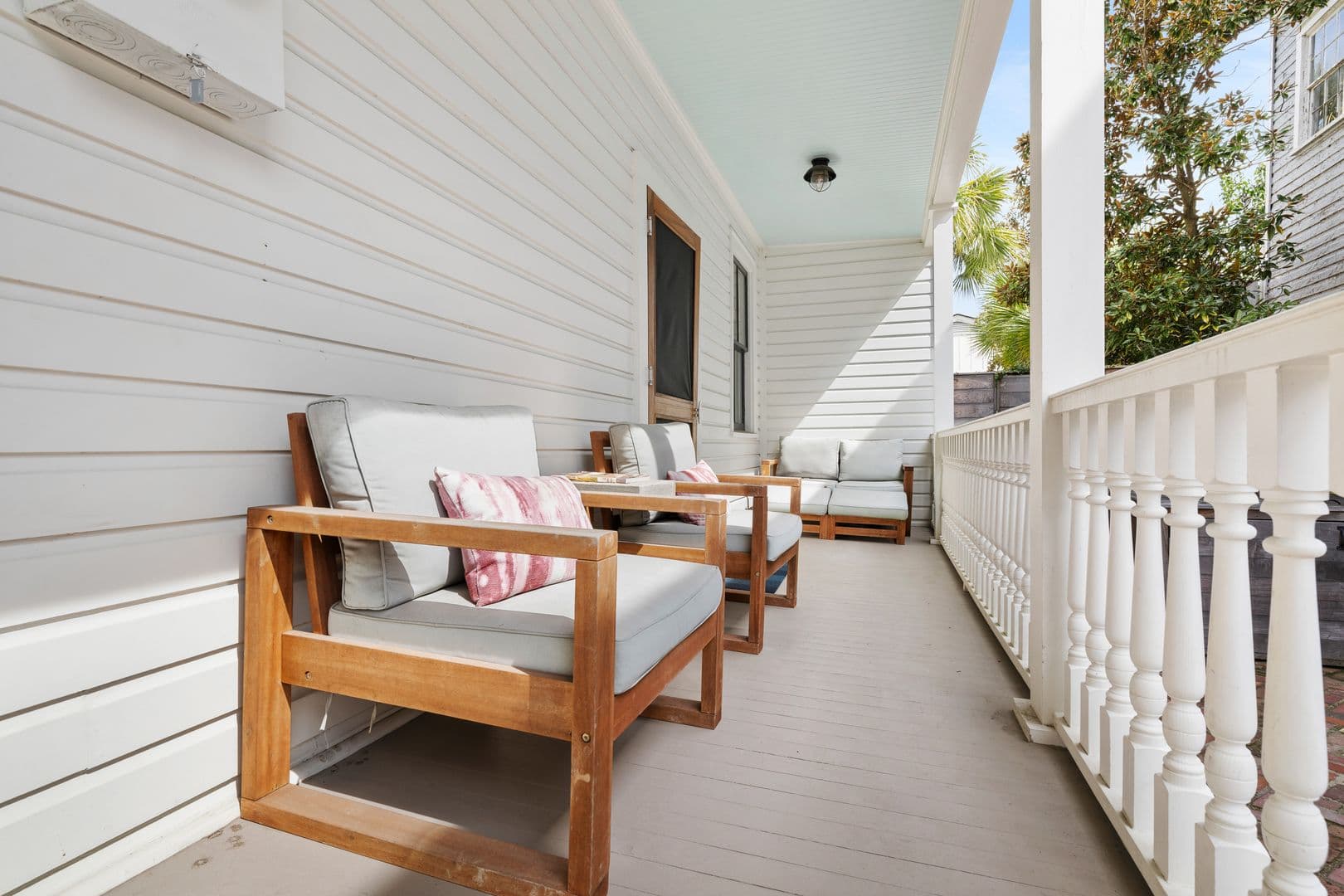 Charleston House: 70 Ashe Street