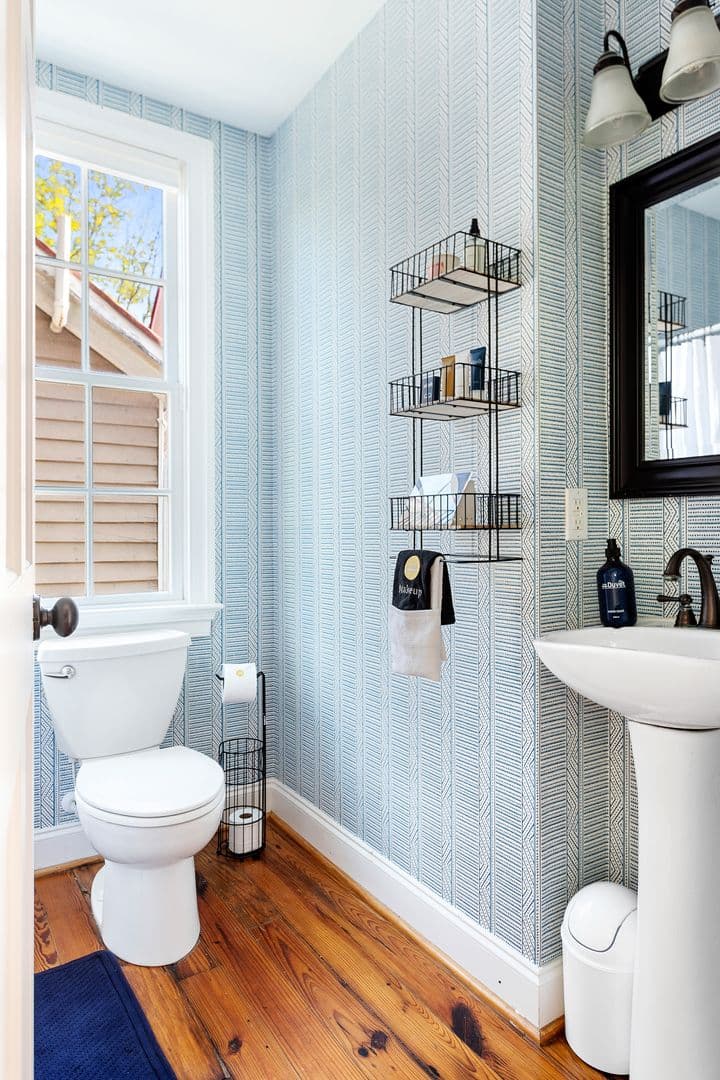 Charleston House: 9 Bogard Street