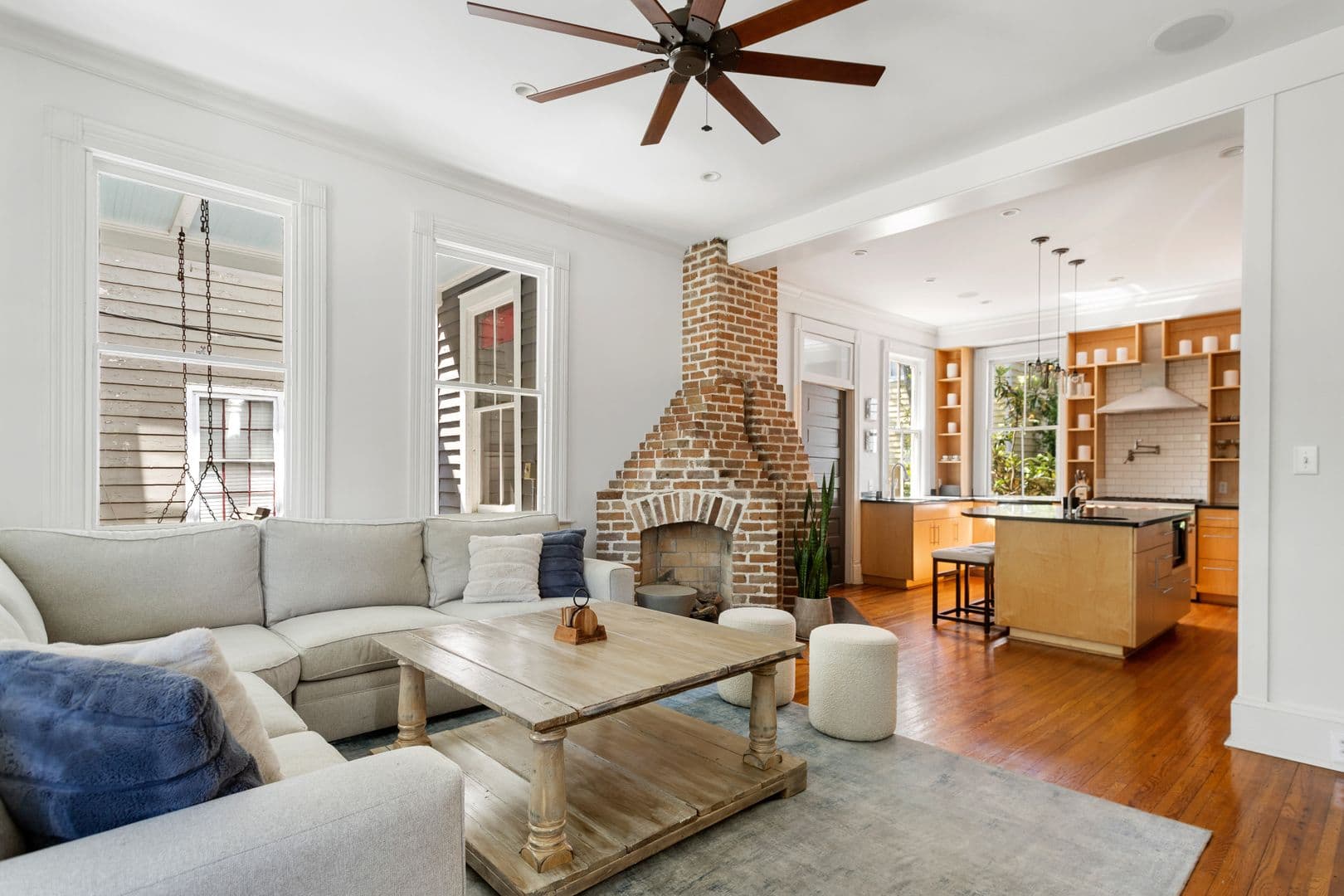 Charleston House: 80 Vanderhorst Street
