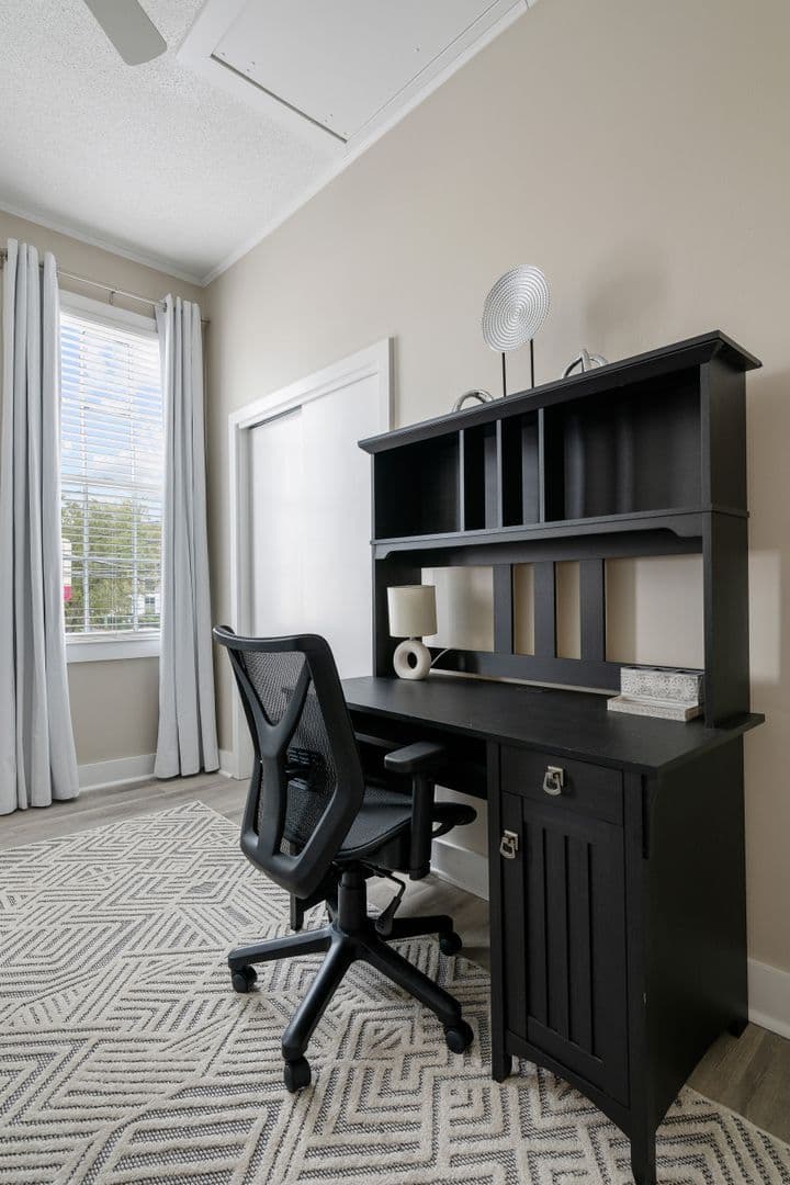 Charleston House: 460 Meeting Street
