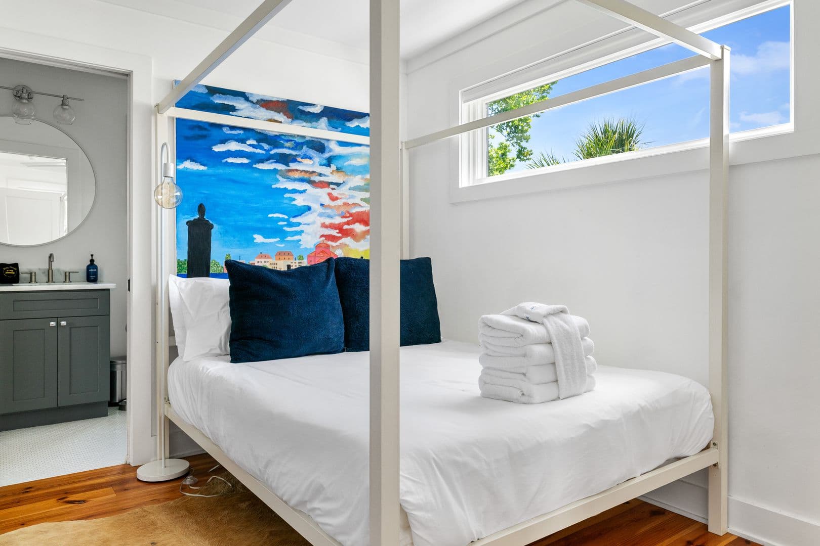 Charleston House: 3 Carrere Court