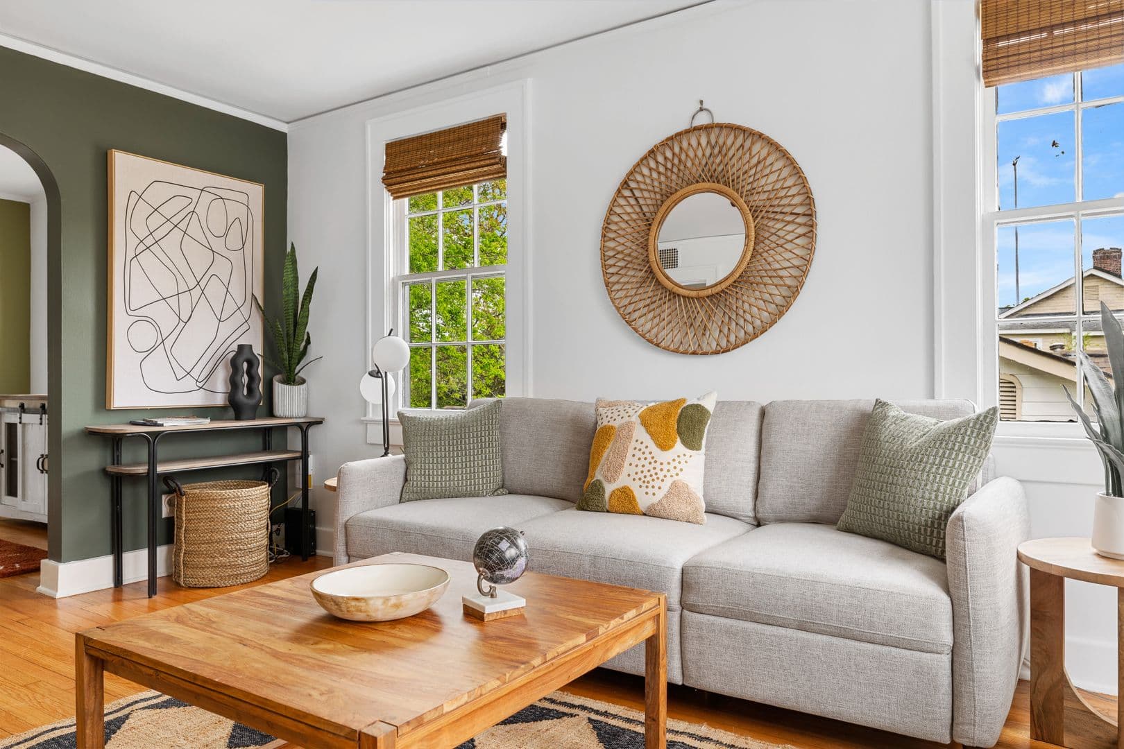 Charleston House: 20 Dunnemann Avenue