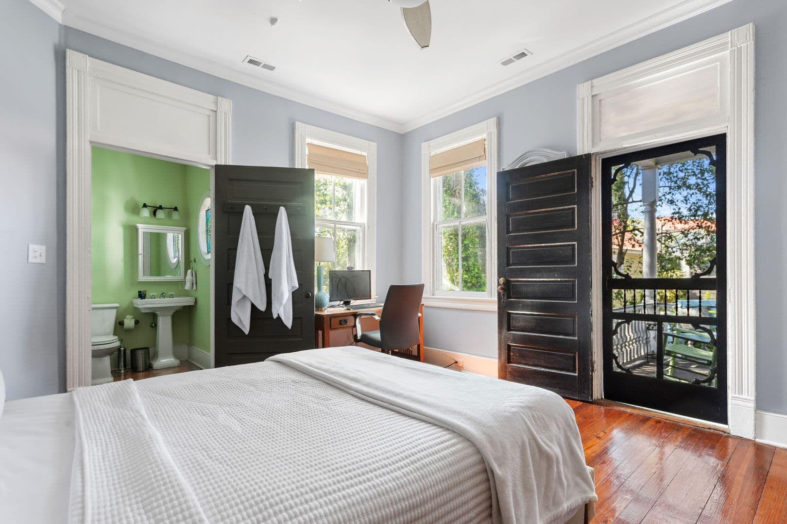 Charleston House: 80 Vanderhorst Street