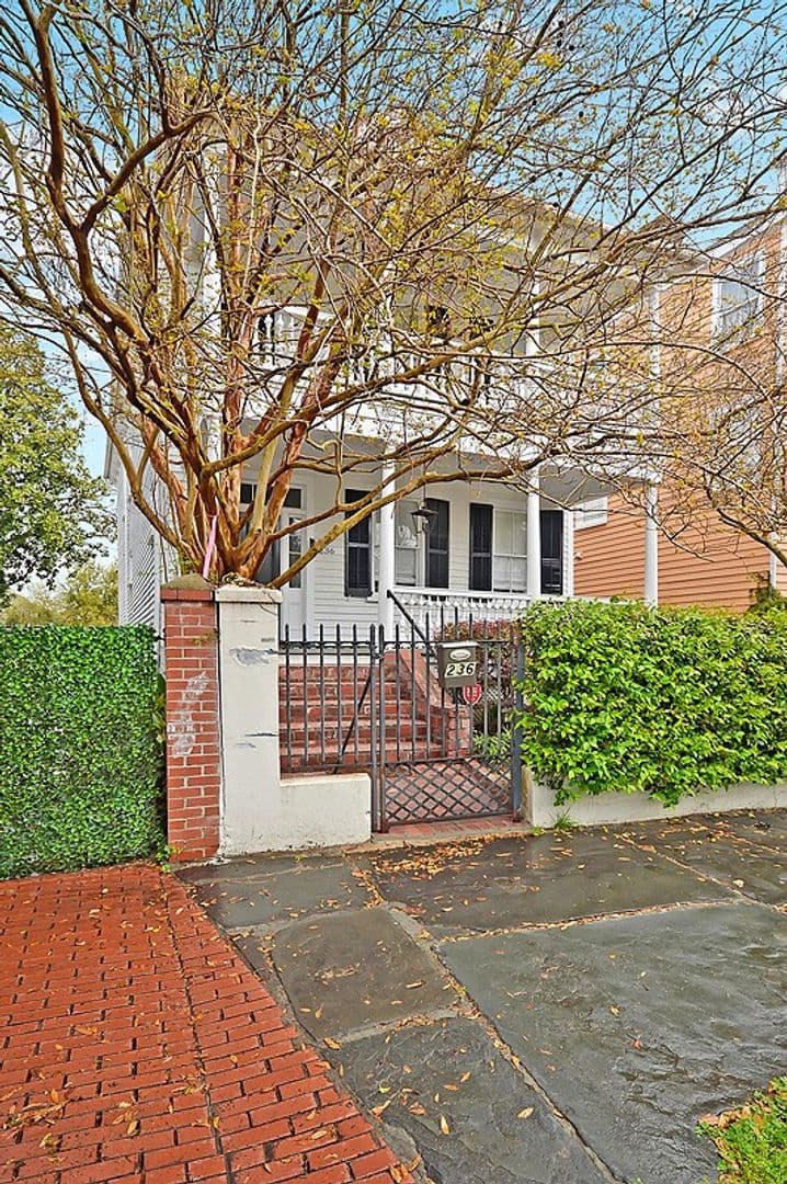 Charleston House: 236 Rutledge Avenue